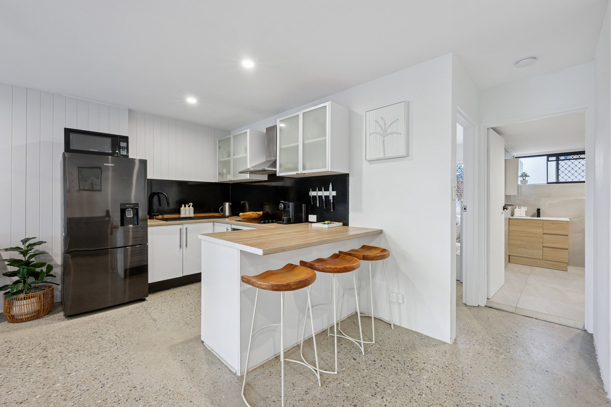 Furnished 1 Bedroom Apartment in Coolangatta