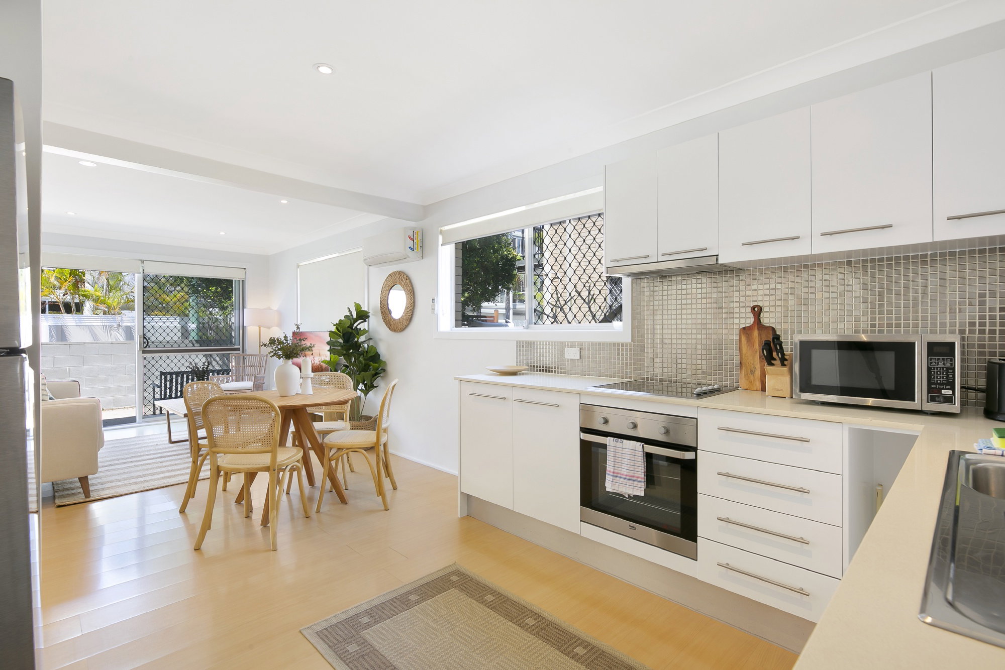 Furnished 2 Bedroom Apartment in Mermaid Beach