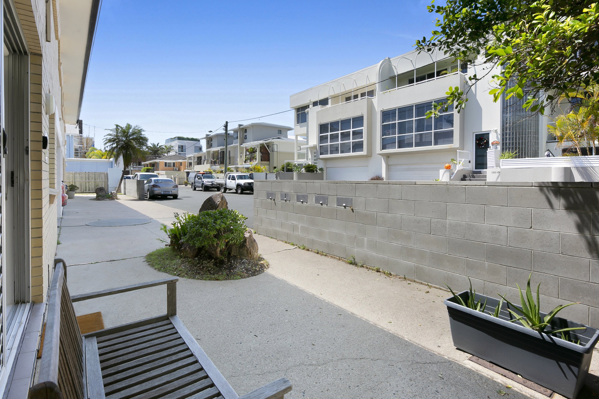 Furnished 2 Bedroom Apartment in Mermaid Beach