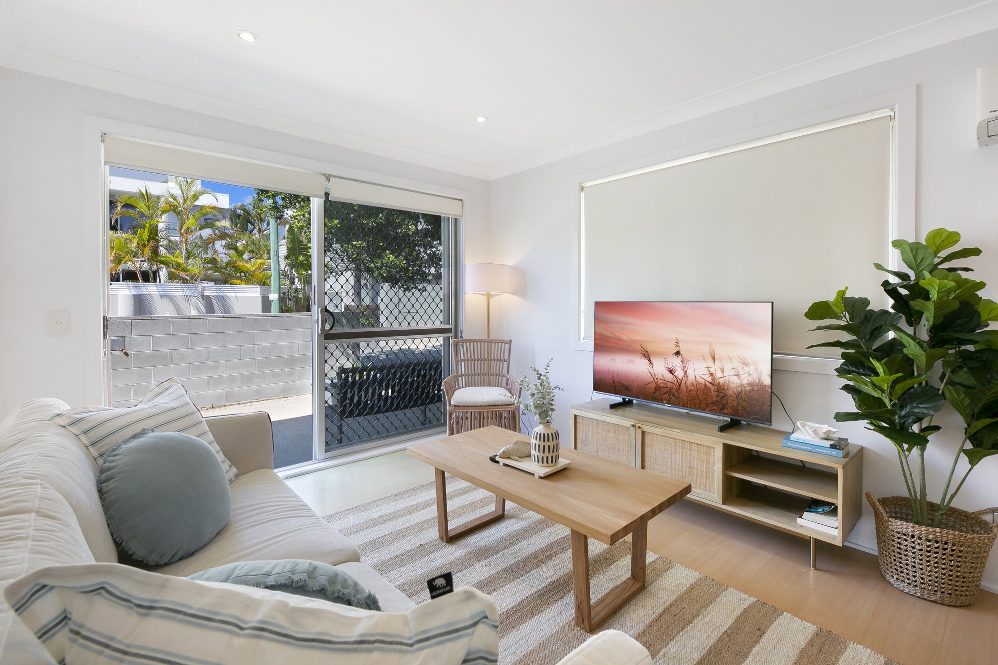 Furnished 2 Bedroom Apartment in Mermaid Beach