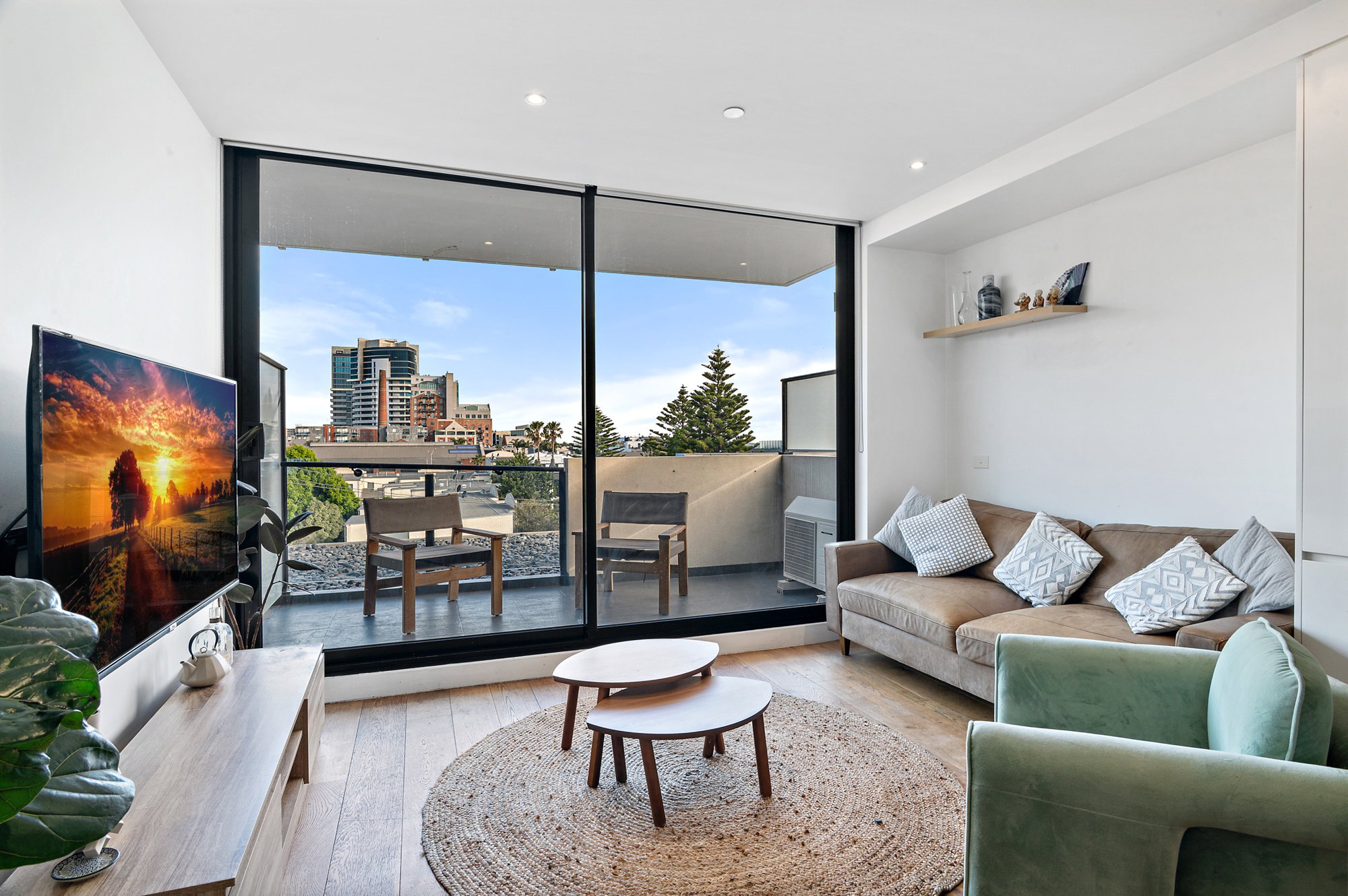 Furnished 1 Bedroom Apartment in Port Melbourne