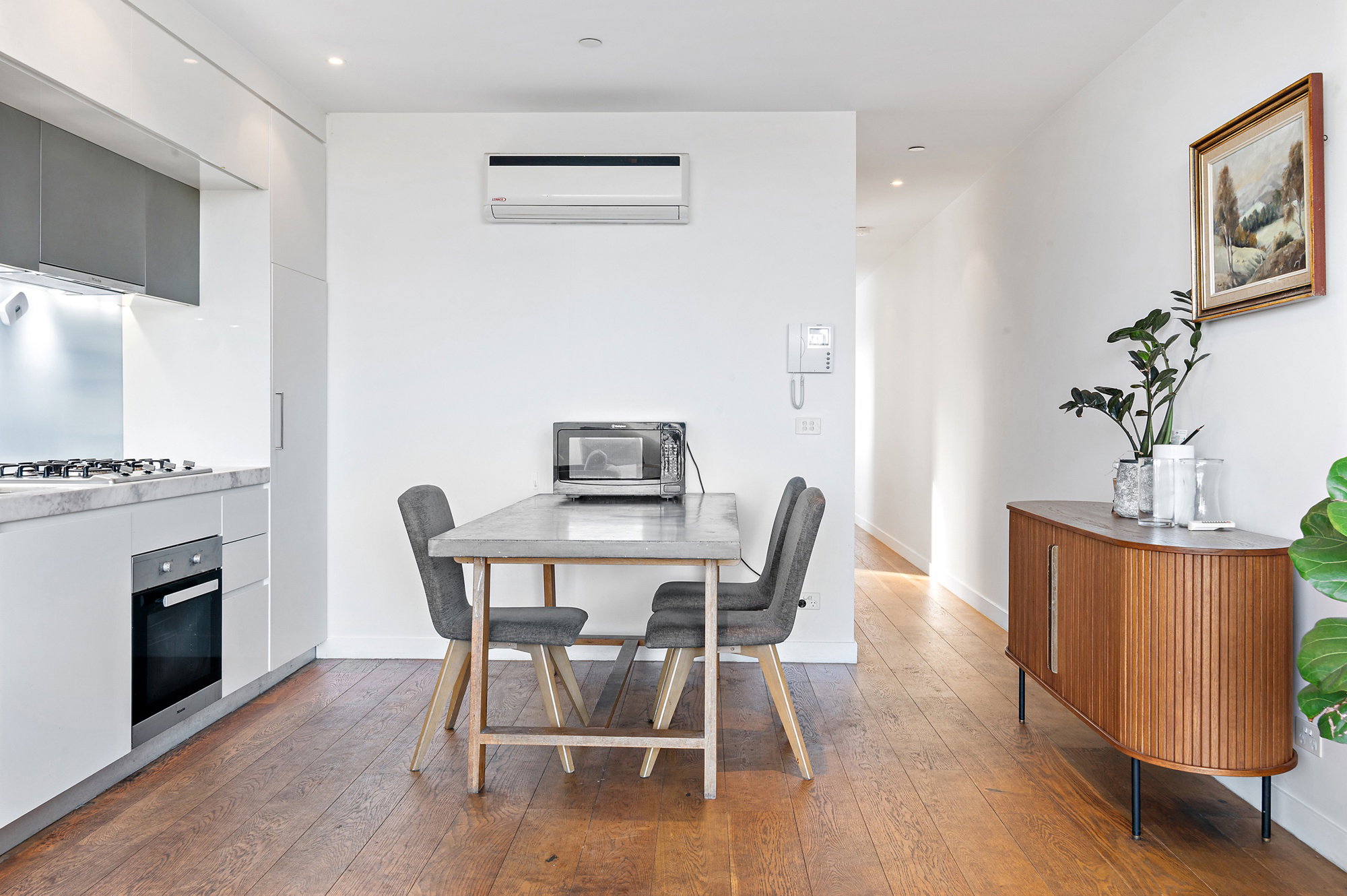 Furnished 1 Bedroom Apartment in Port Melbourne
