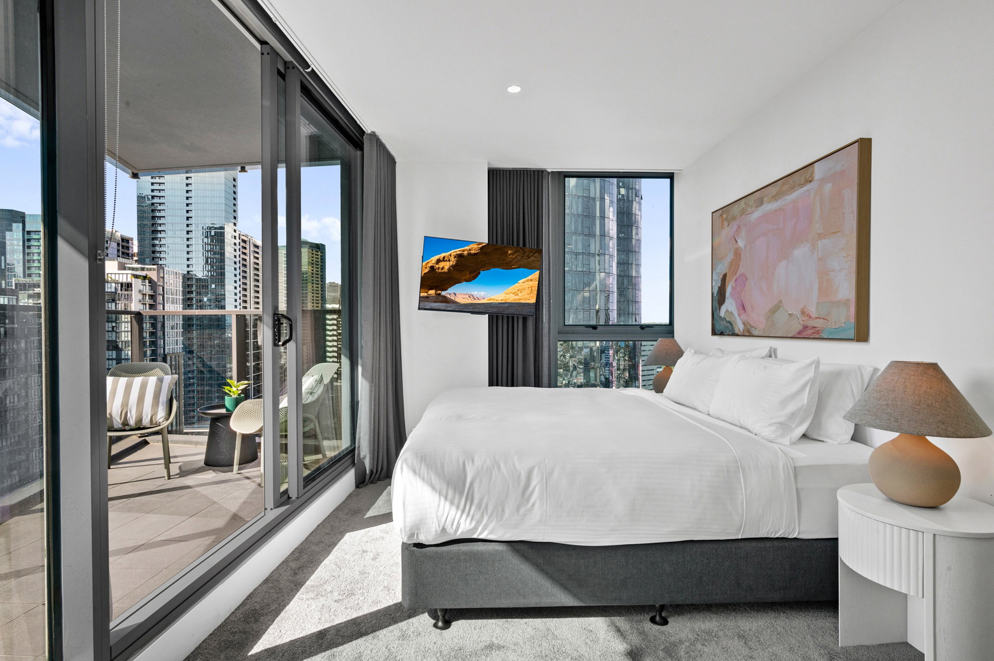 Furnished 2 Bedroom Apartment in Southbank