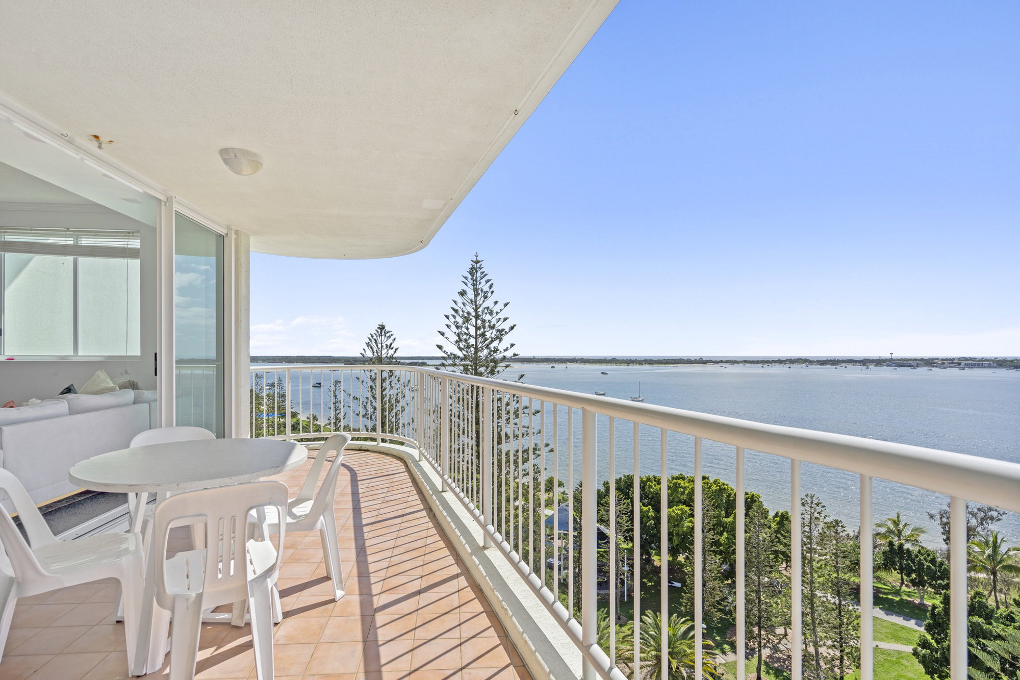 Furnished 2 Bedroom Apartment in Labrador