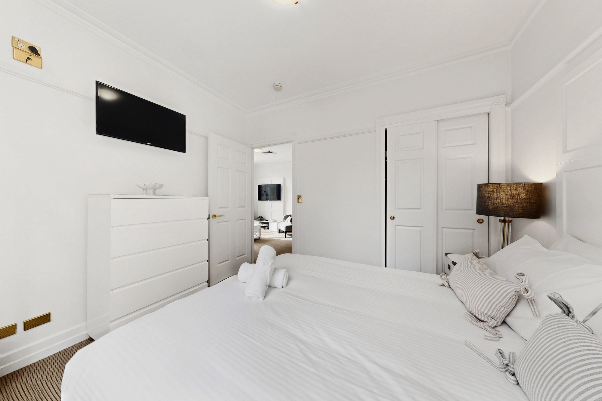 Furnished 1 Bedroom Apartment in Brisbane City