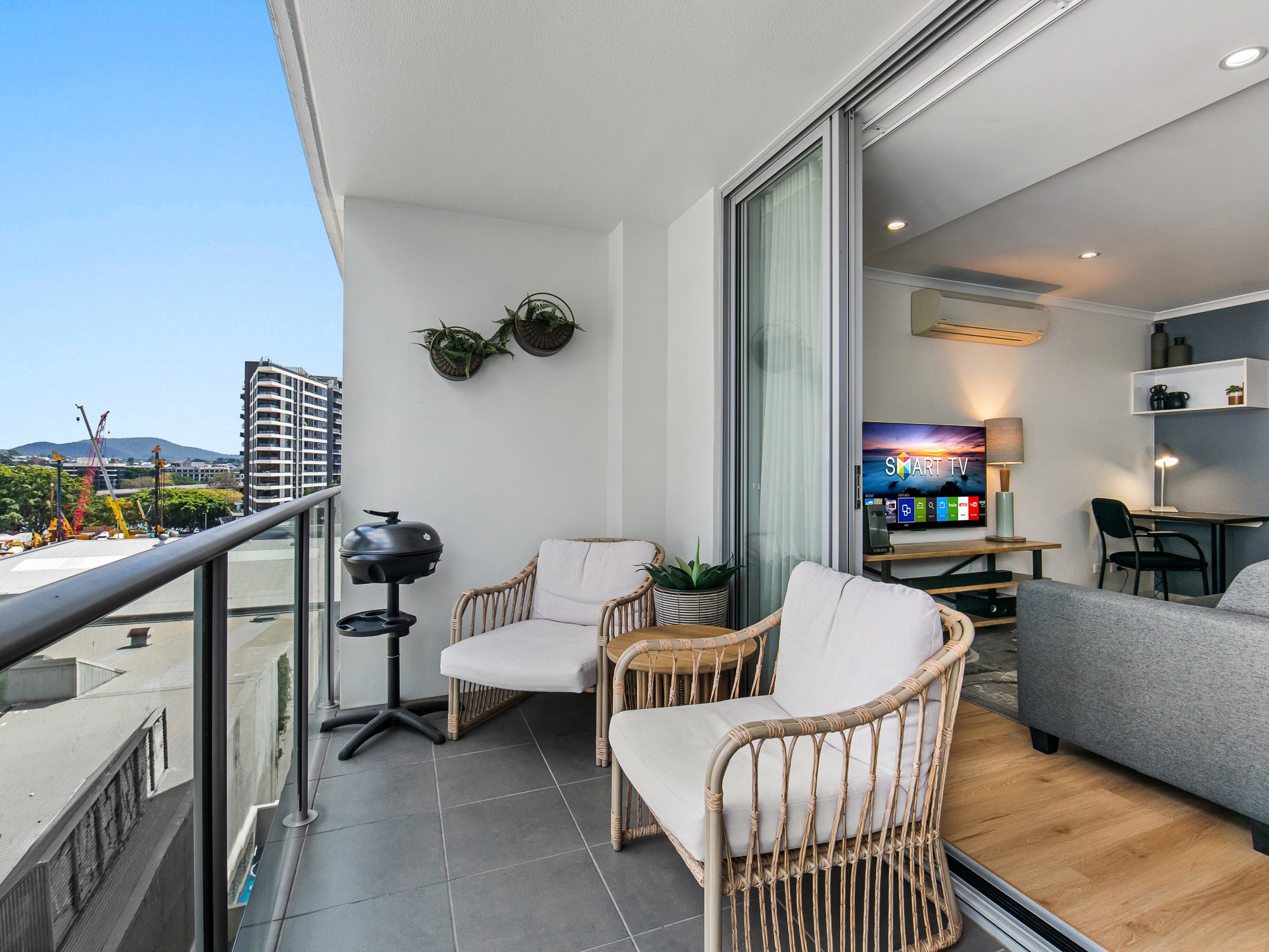 Furnished 2 Bedroom Apartment in South Brisbane