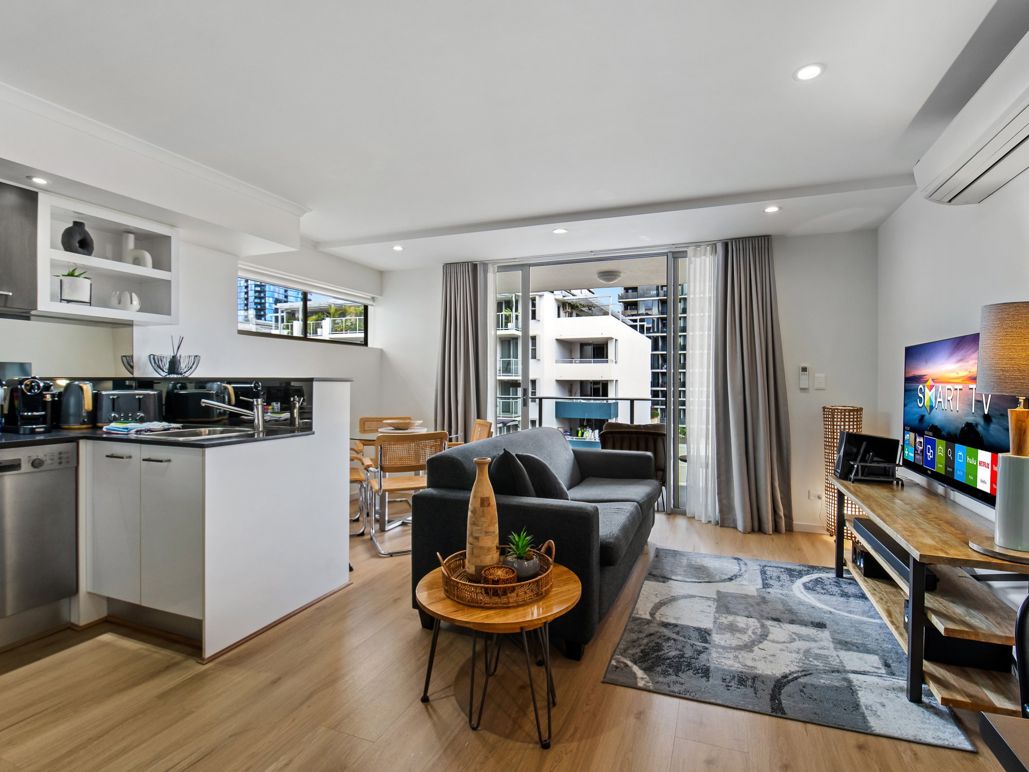 Furnished 2 Bedroom Apartment in South Brisbane