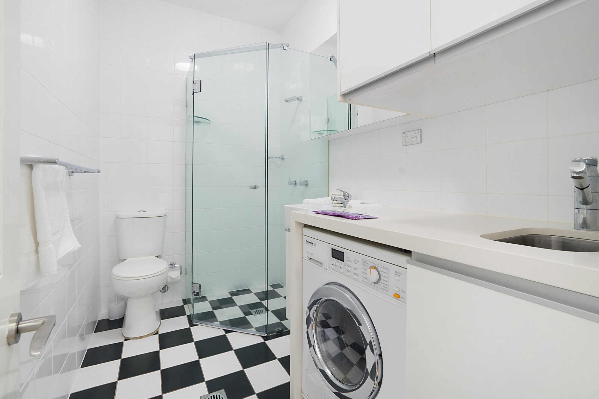 Furnished 1 Bedroom Rental in Glebe