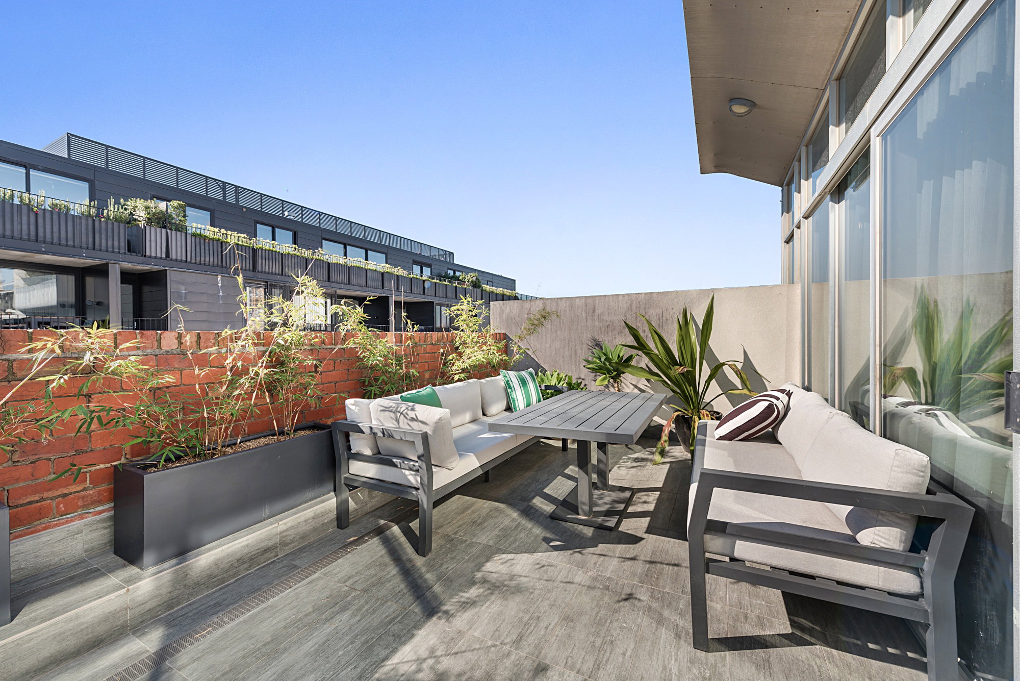 Furnished 3 Bedroom Apartment in Fitzroy