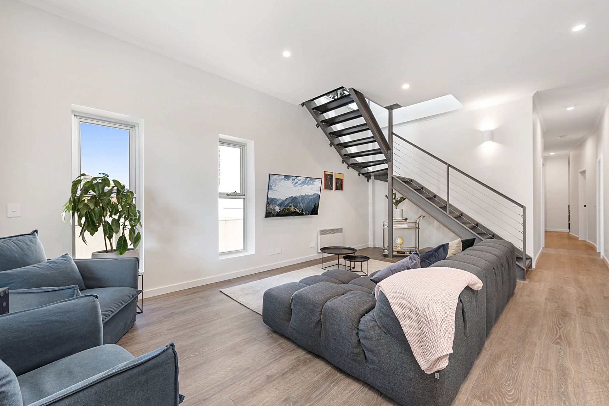 Furnished 3 Bedroom Apartment in Fitzroy
