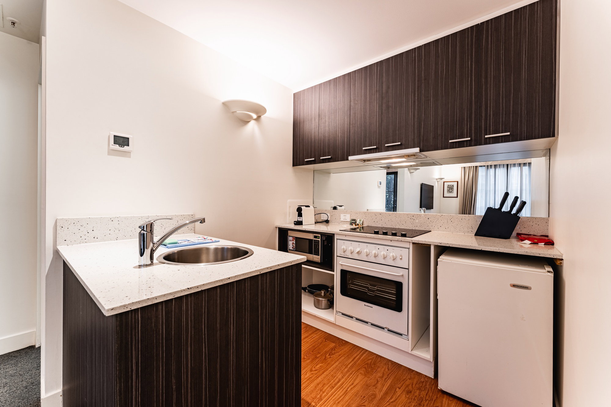 Furnished 1 Bedroom Apartment in East Melbourne