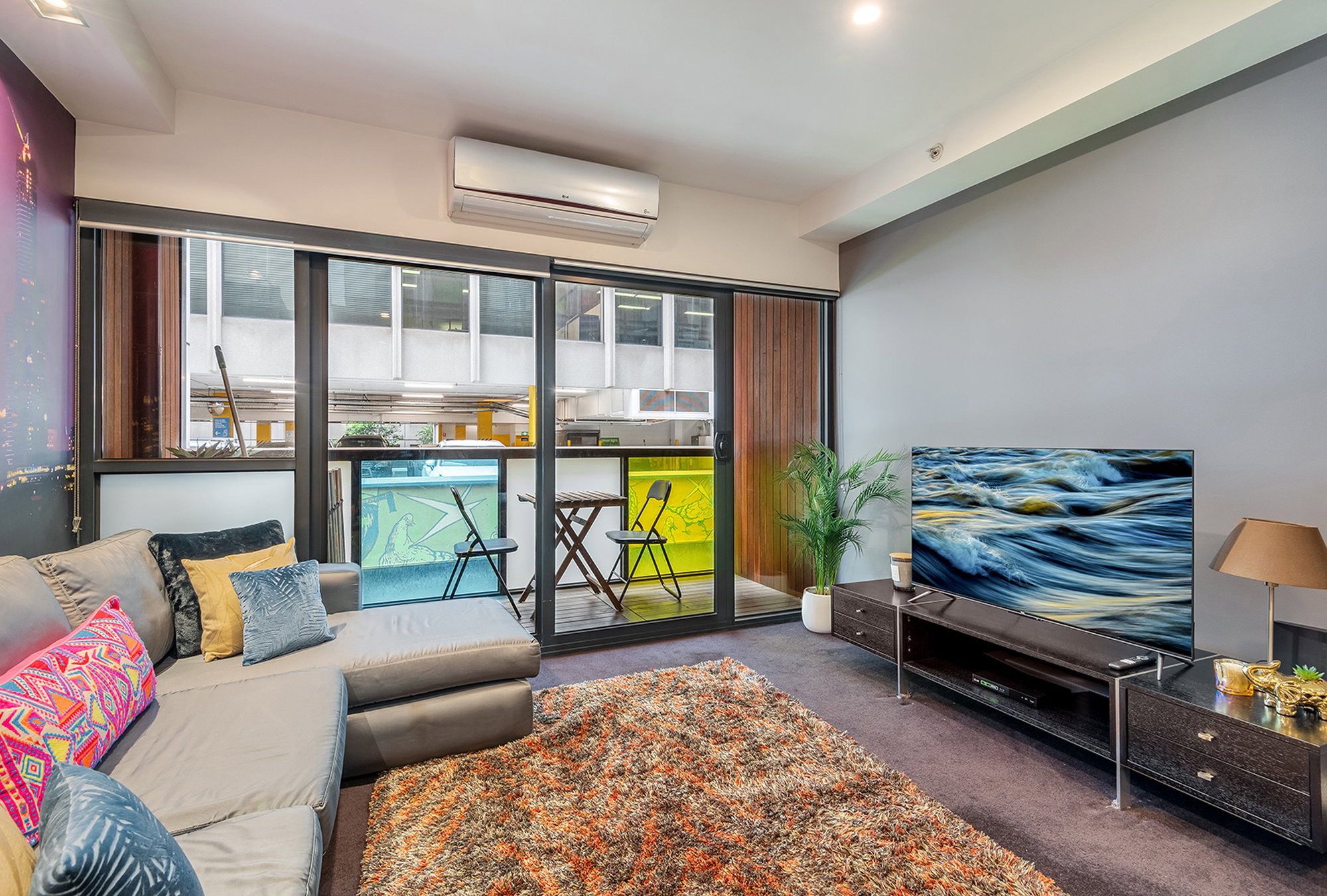 Furnished 2 Bedroom Apartment in Melbourne
