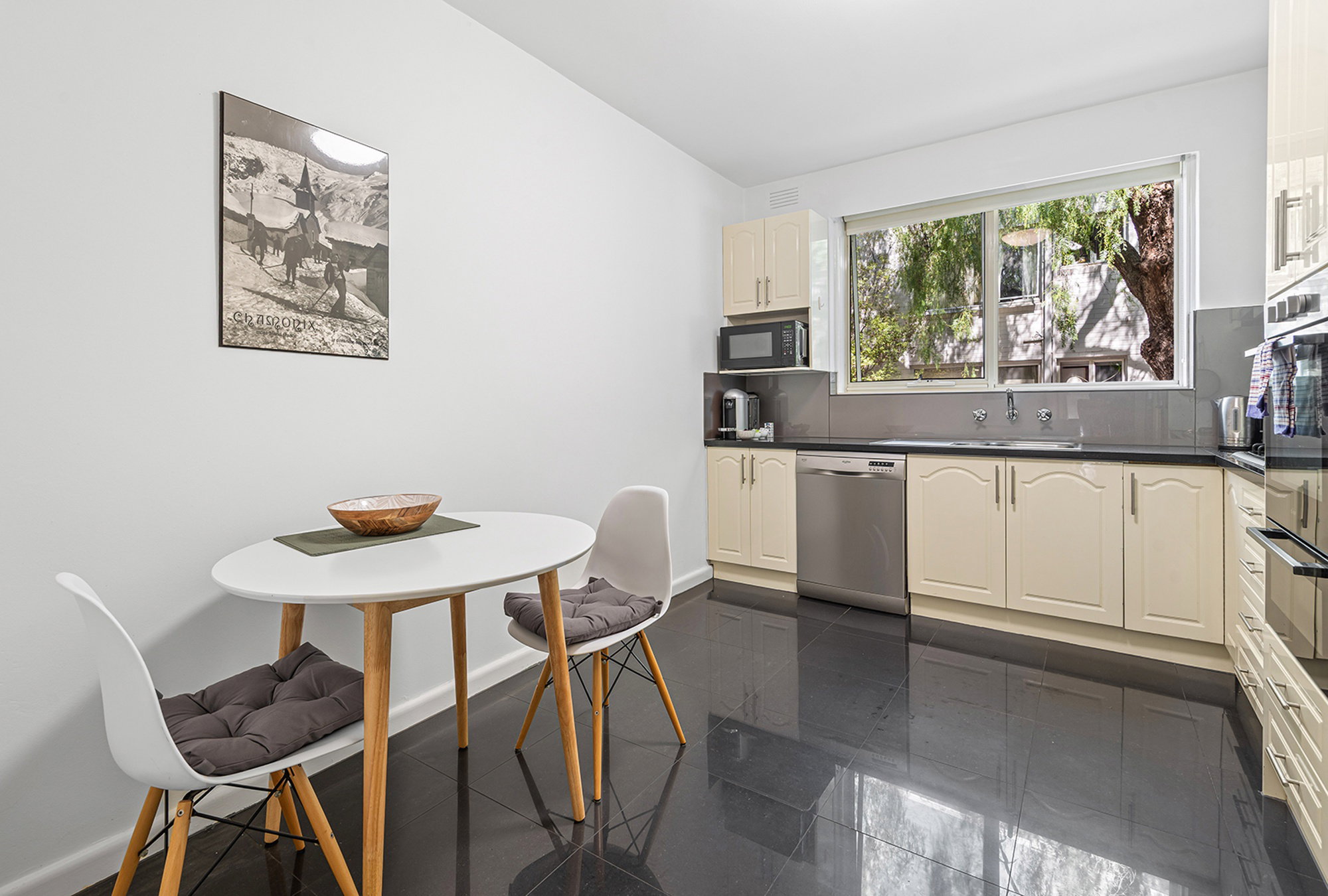 Furnished 3 Bedroom Apartment in Toorak