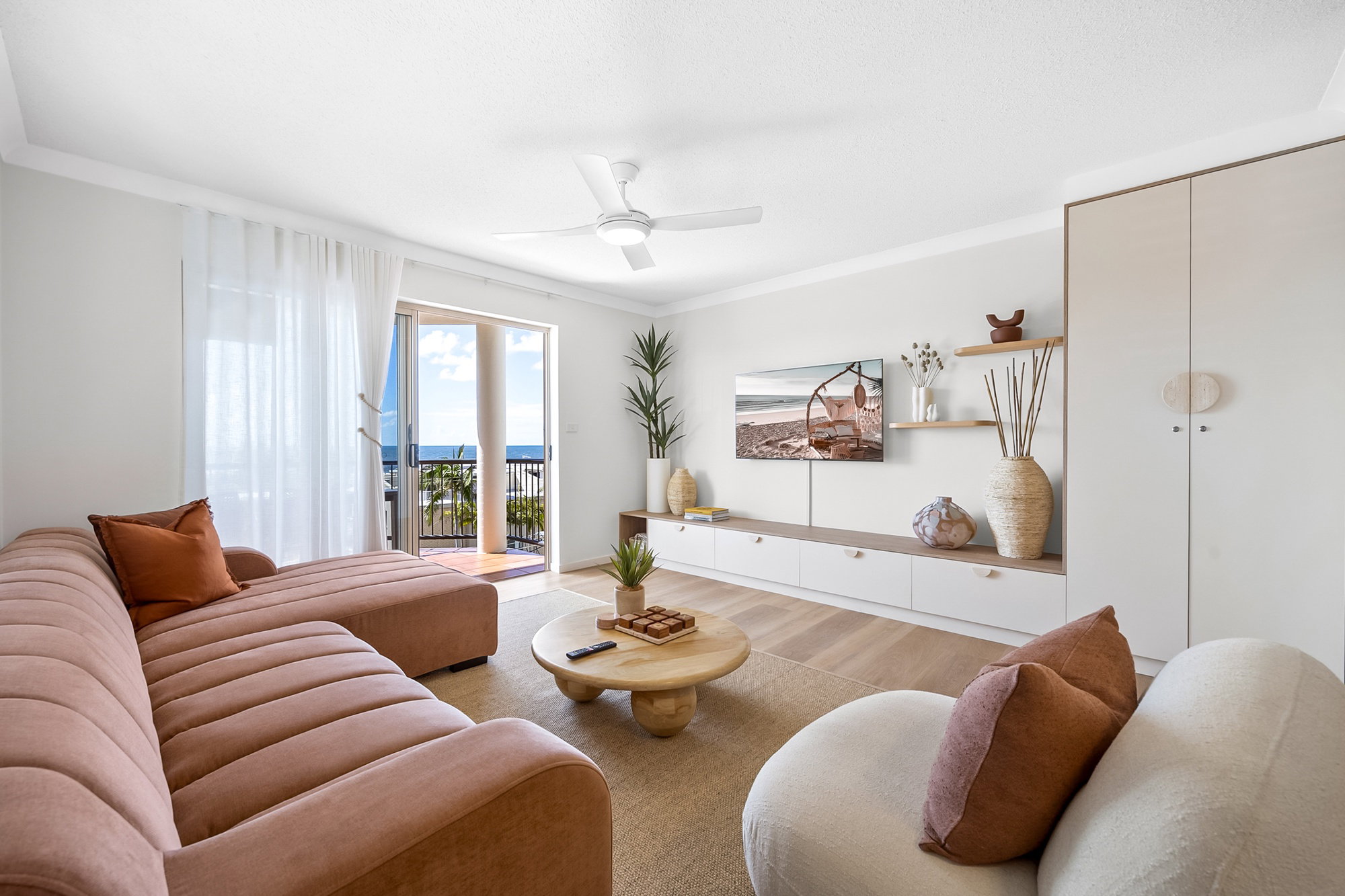 Furnished 2 Bedroom Apartment in Kings Beach