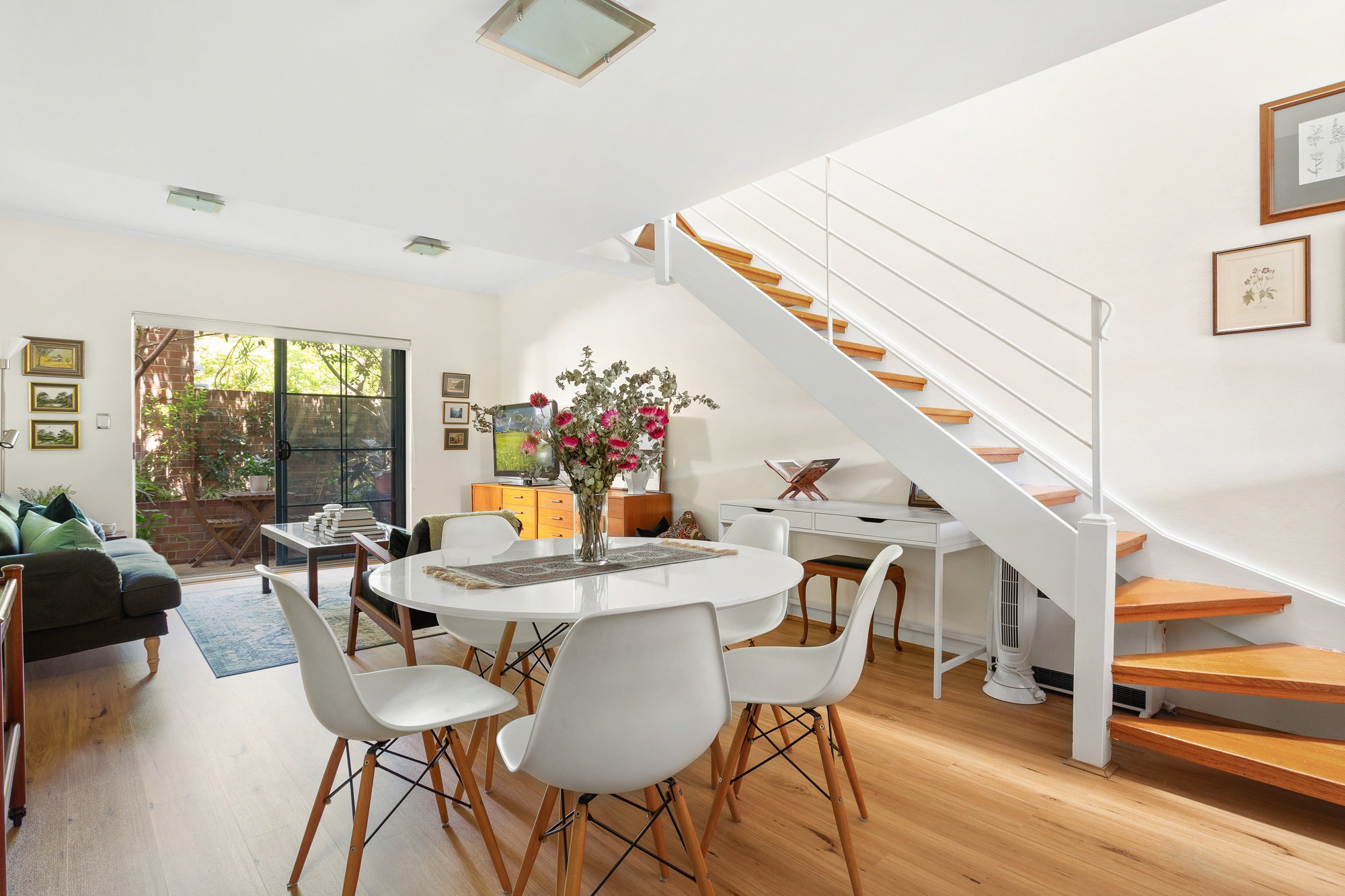 Furnished 2 Bedroom Apartment in Haymarket
