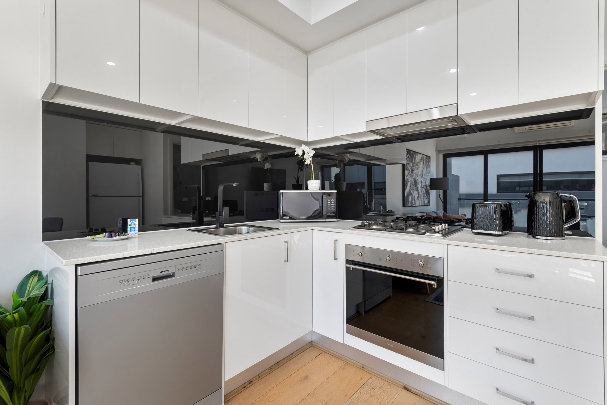 Furnished 2 Bedroom House in St Kilda