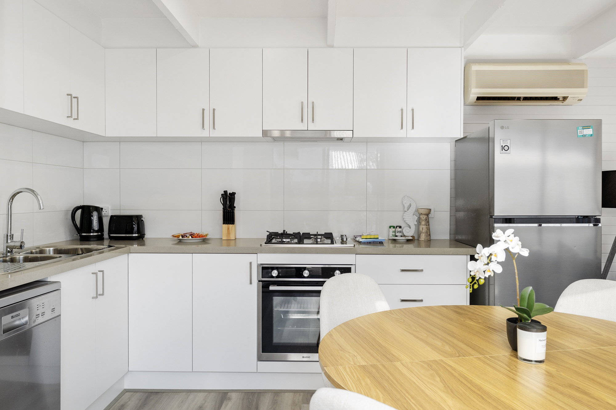 Furnished 2 Bedroom Apartment in Rosebud