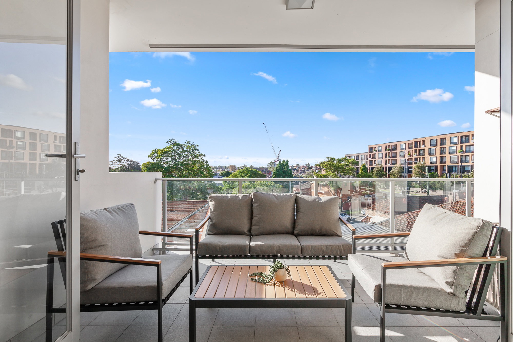 Furnished 2 Bedroom Apartment in Five Dock