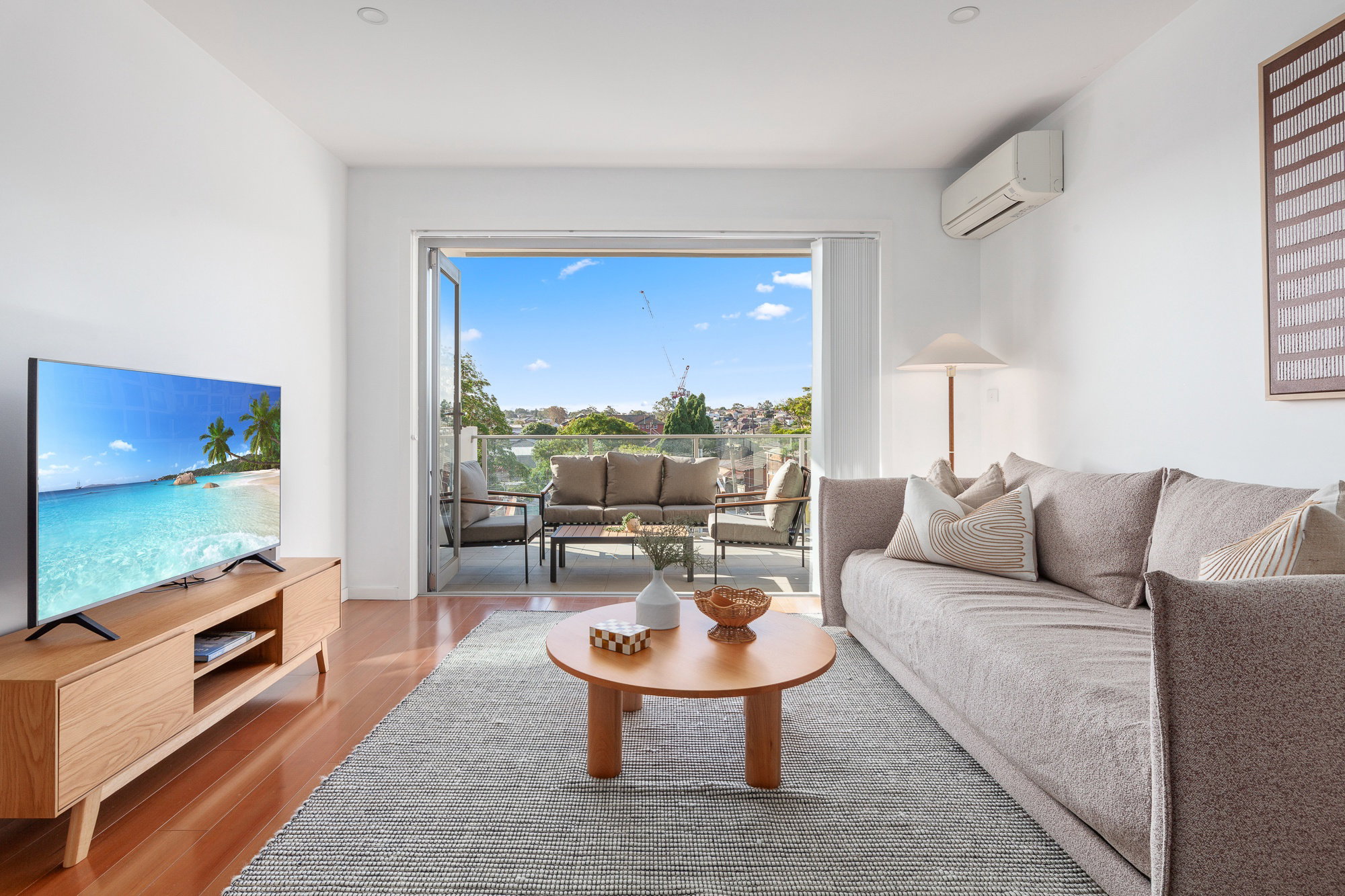 Furnished 2 Bedroom Apartment in Five Dock