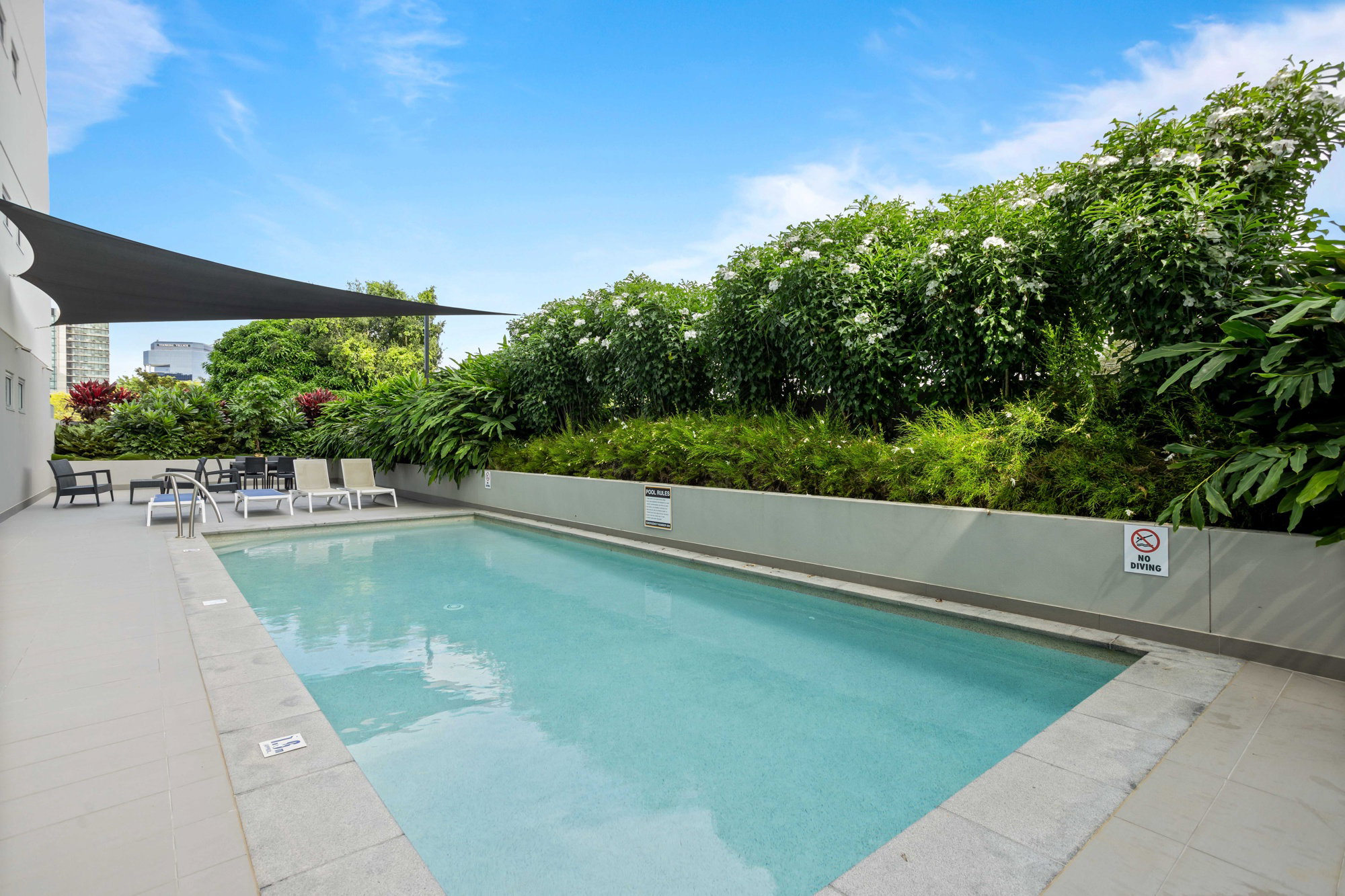 Furnished 1 Bedroom Apartment in Toowong