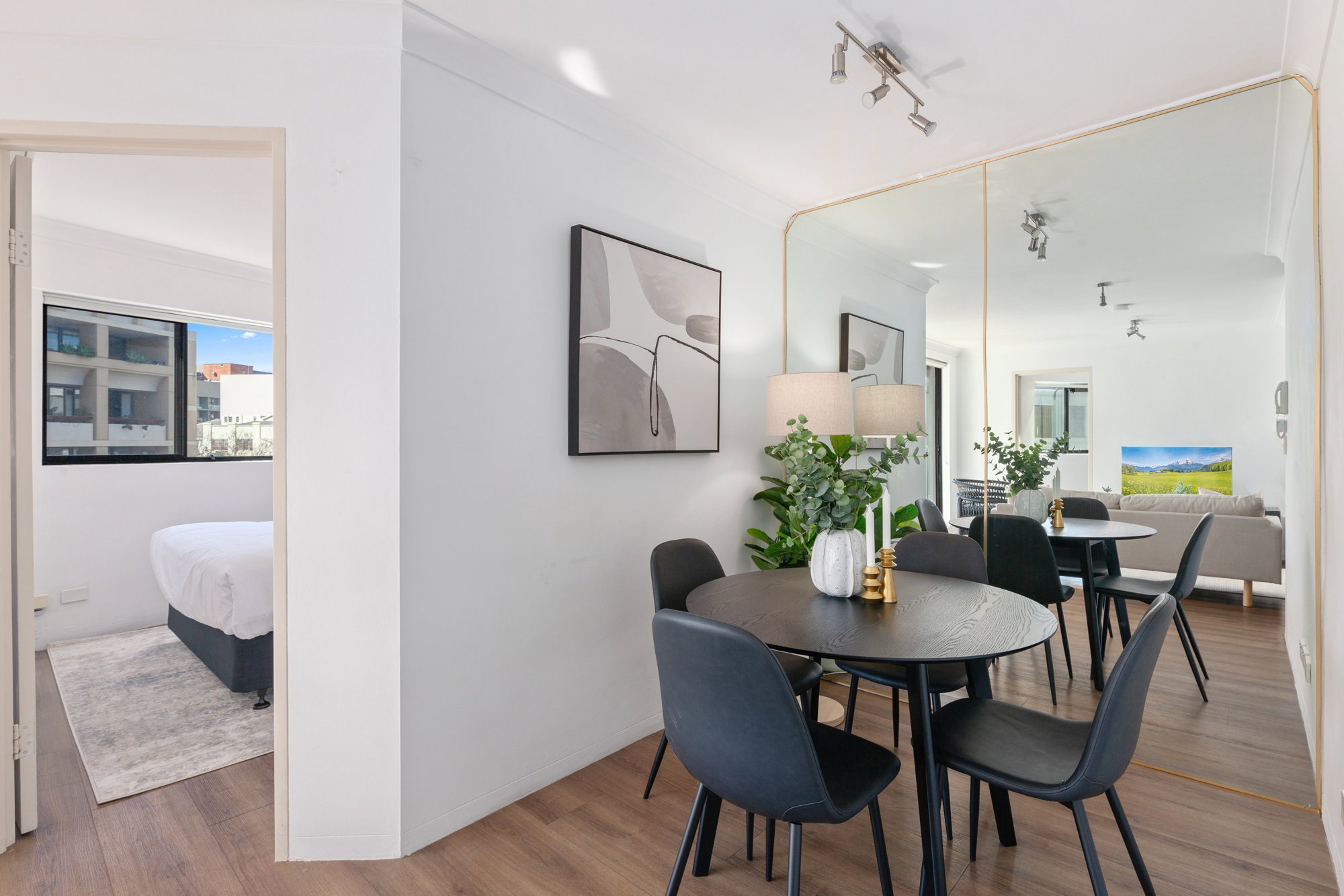 Furnished 2 Bedroom Apartment in Surry Hills