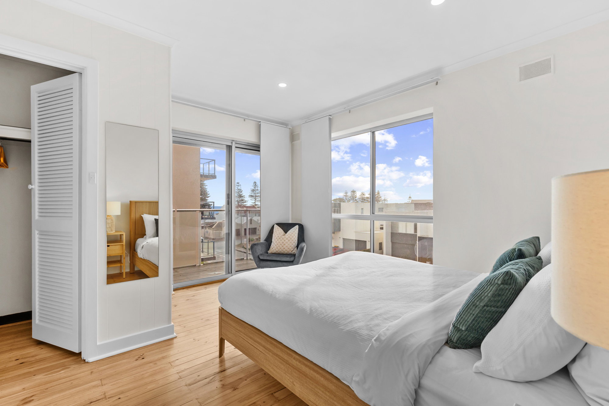 Furnished 2 Bedroom Apartment in Henley Beach