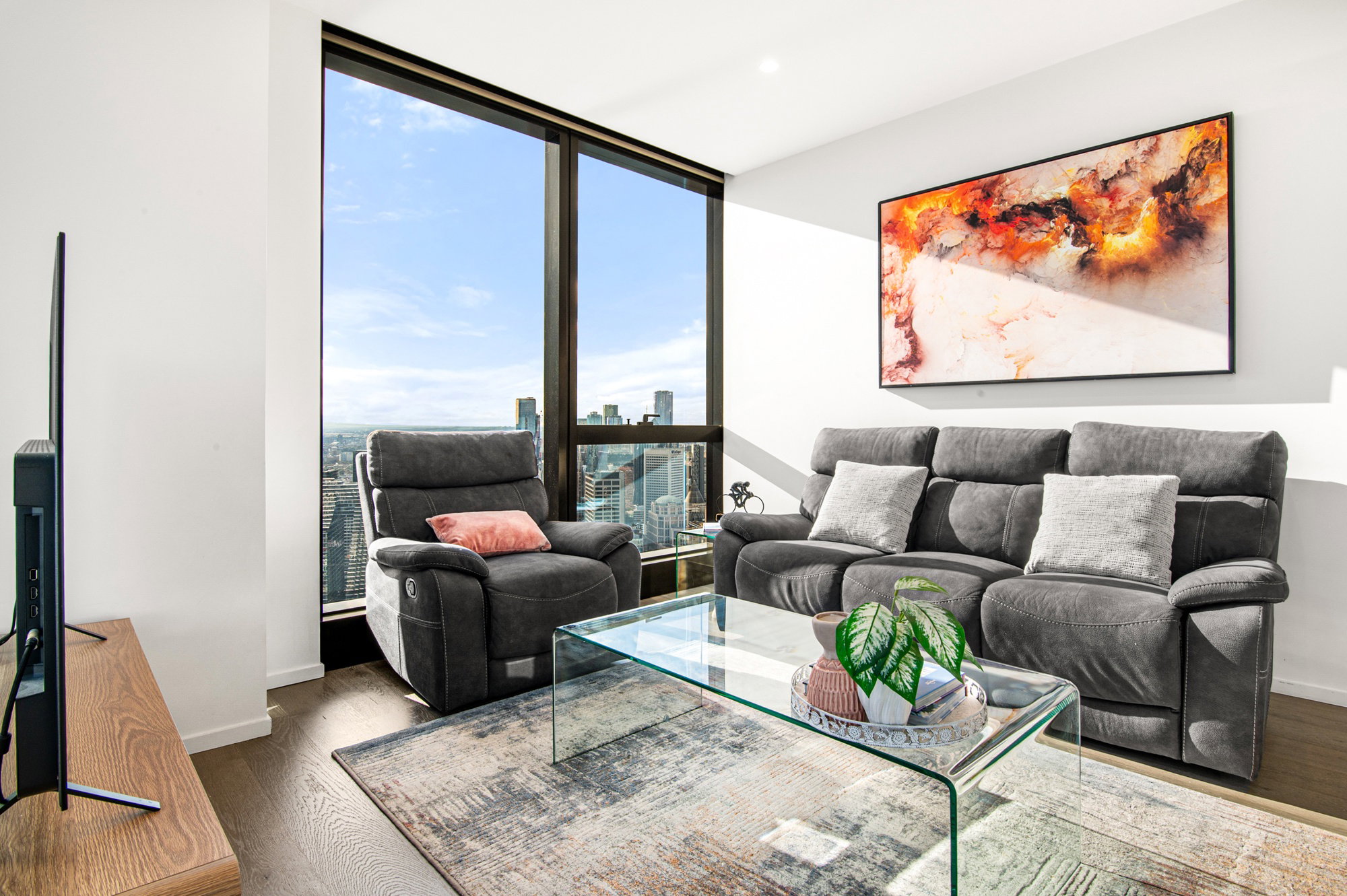 Furnished 2 Bedroom Apartment in Southbank