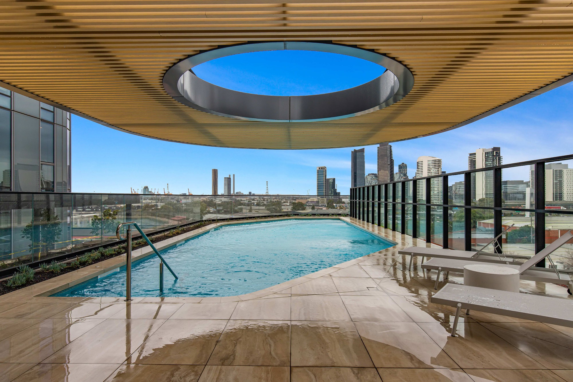 Furnished 1 Bedroom Apartment in South Melbourne