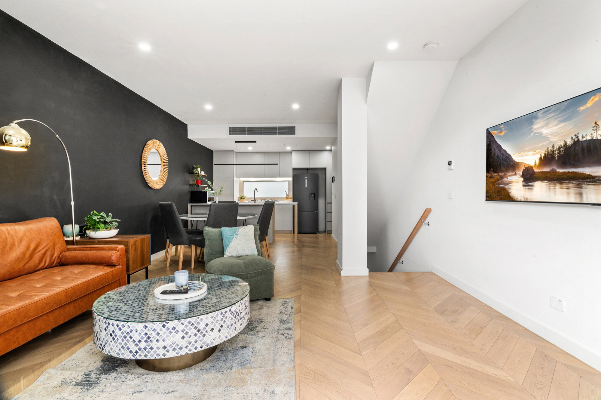 Furnished 2 Bedroom Apartment in Carnegie