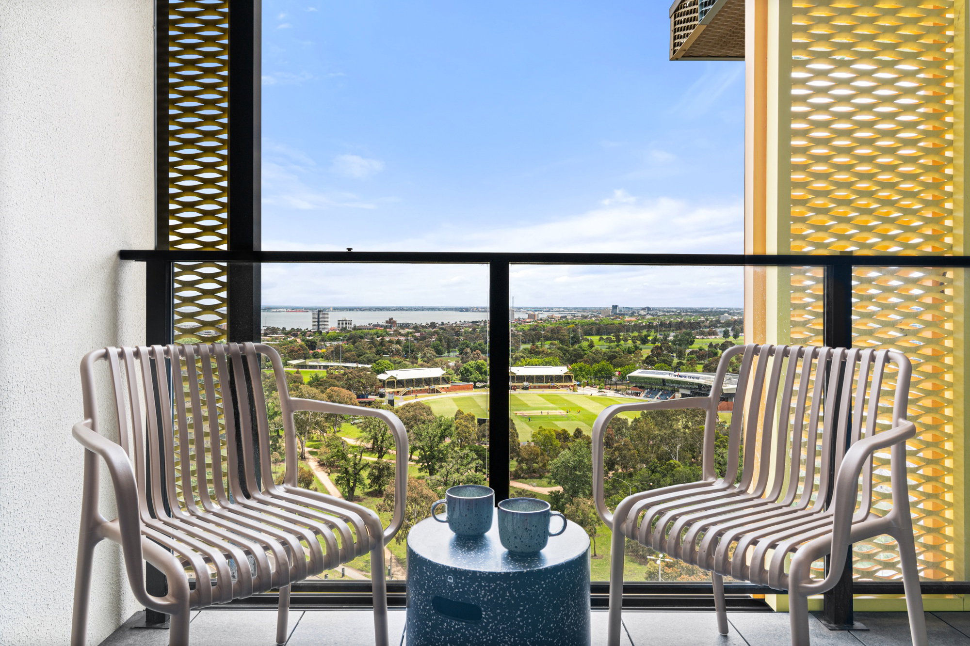 Furnished 2 Bedroom Apartment in St Kilda