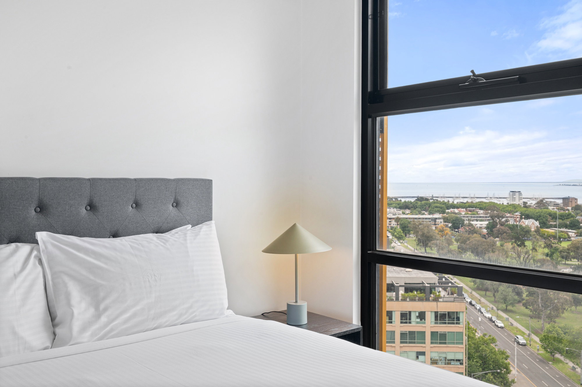 Furnished 2 Bedroom Apartment in St Kilda