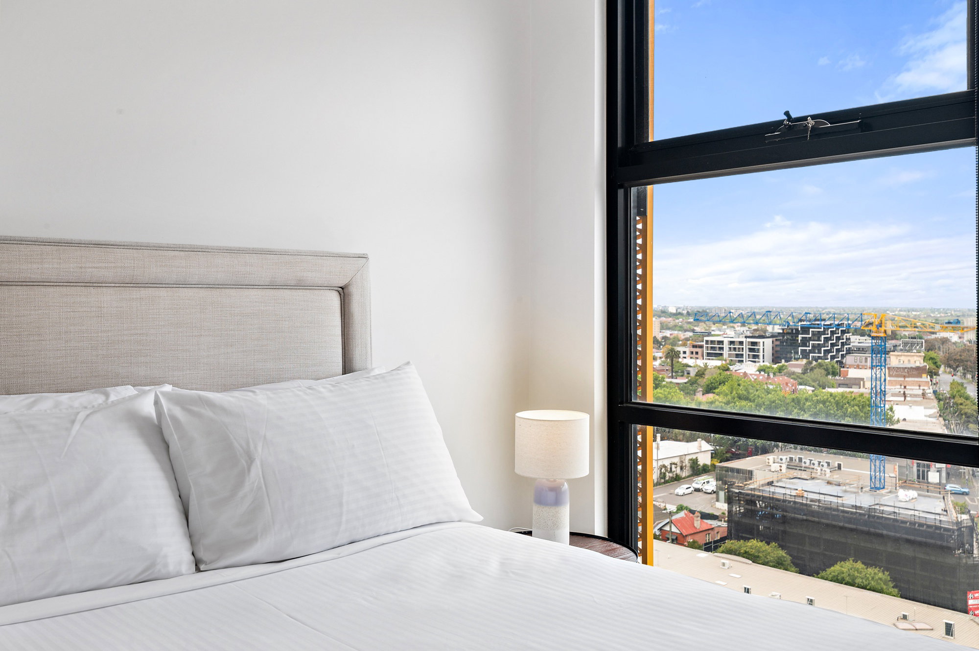 Furnished 2 Bedroom Apartment in St Kilda