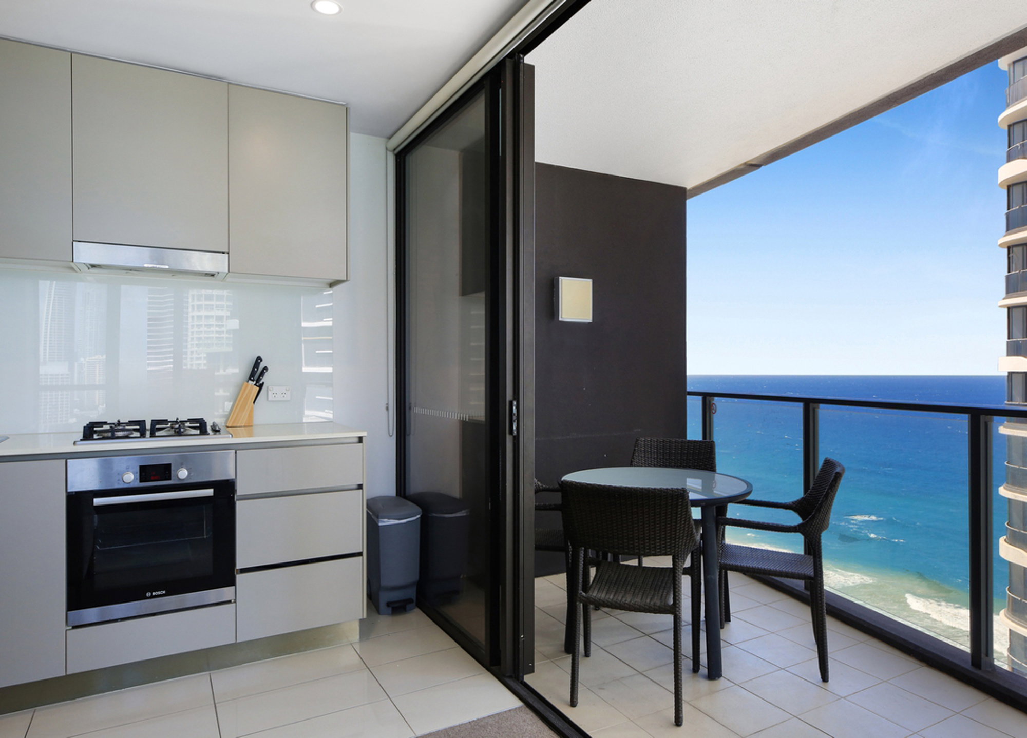 Furnished 2 Bedroom Apartment in Surfers Paradise