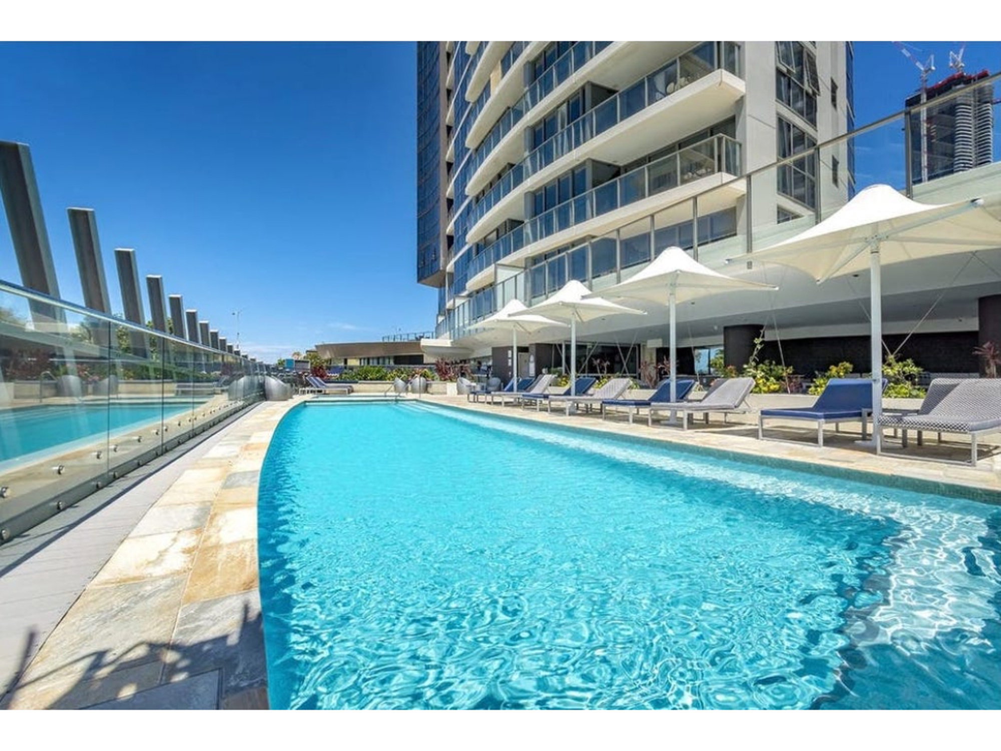 Furnished 2 Bedroom Apartment in Surfers Paradise