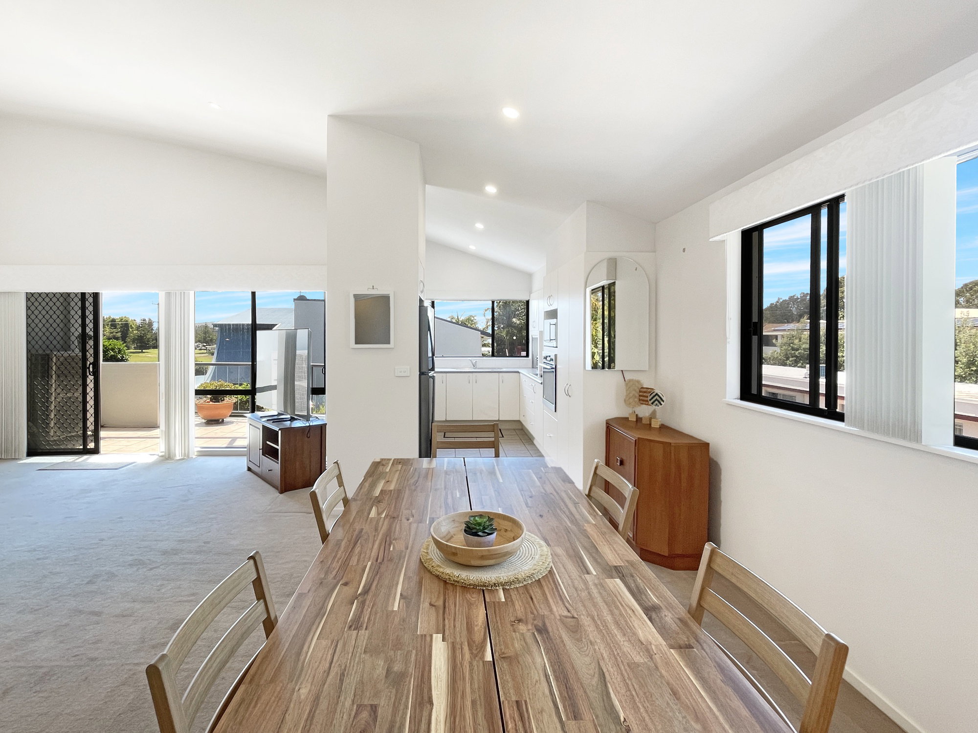 Furnished 3 Bedroom Apartment in Batehaven
