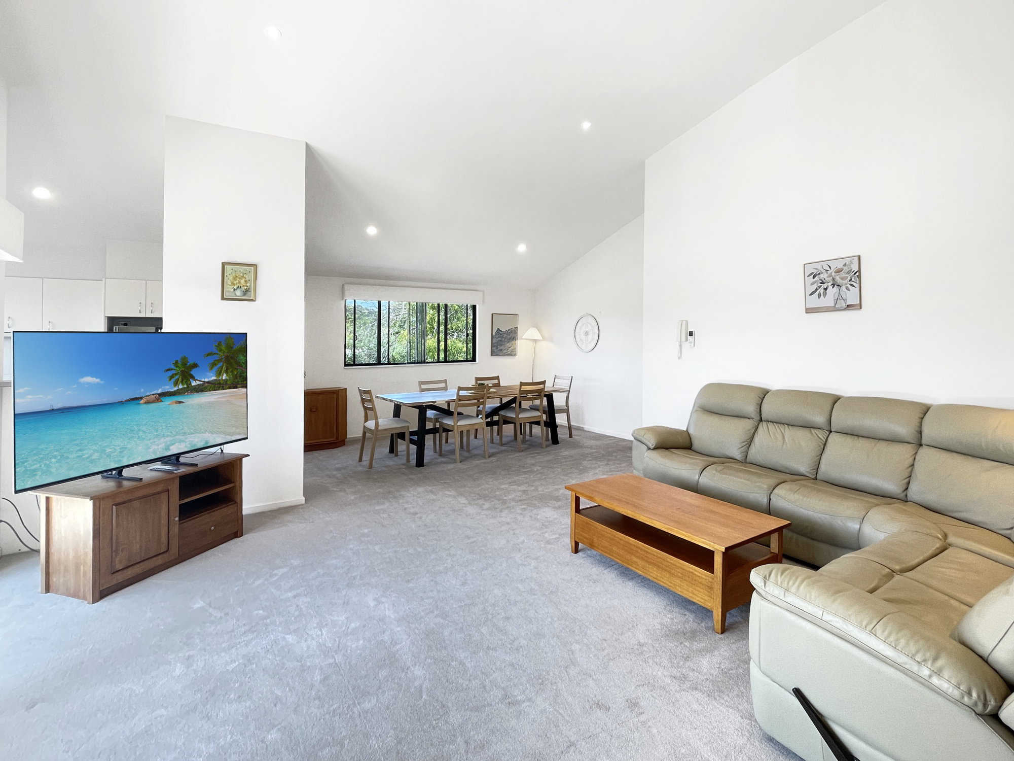 Furnished 3 Bedroom Apartment in Batehaven