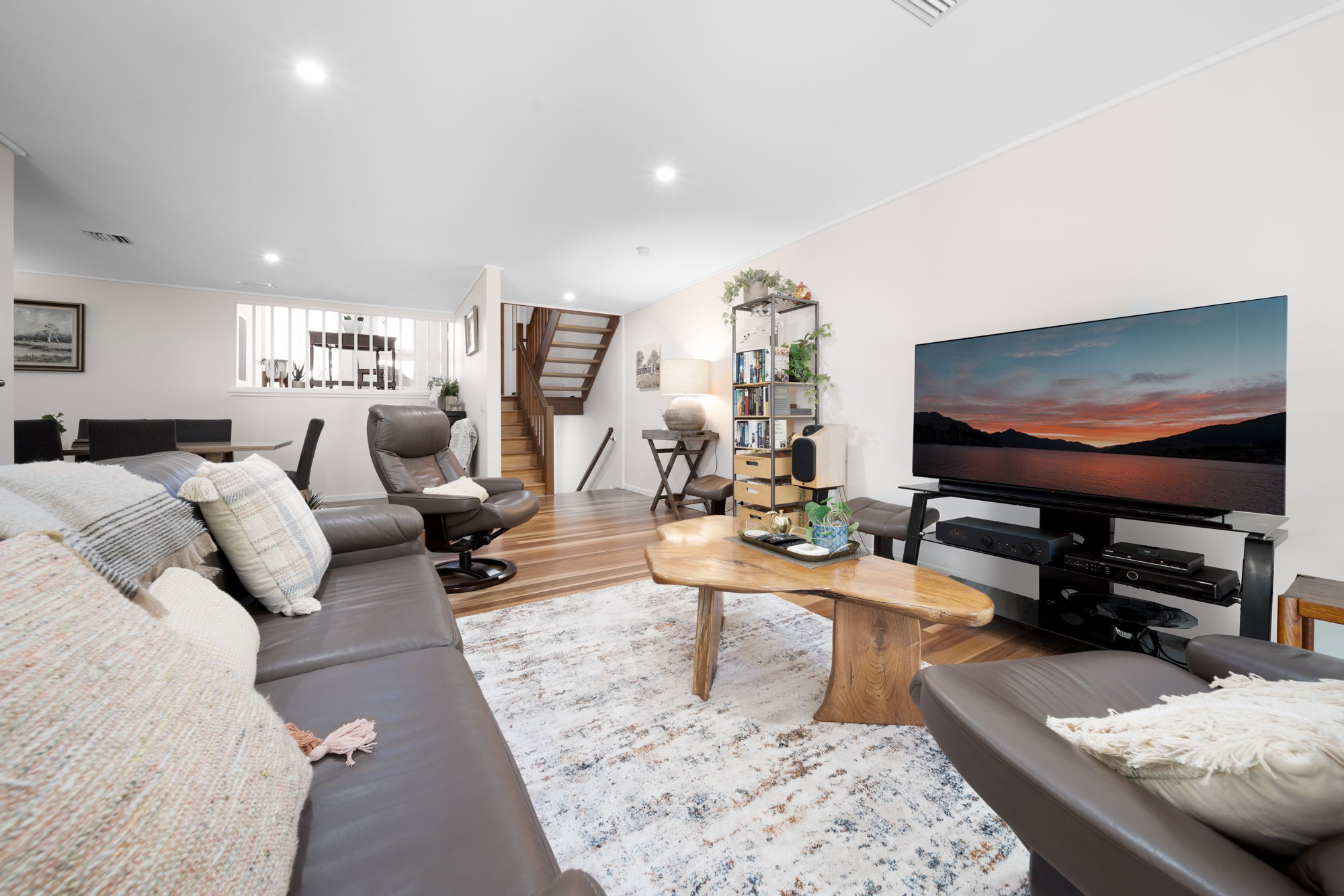Furnished 2 Bedroom Rental in Kingston