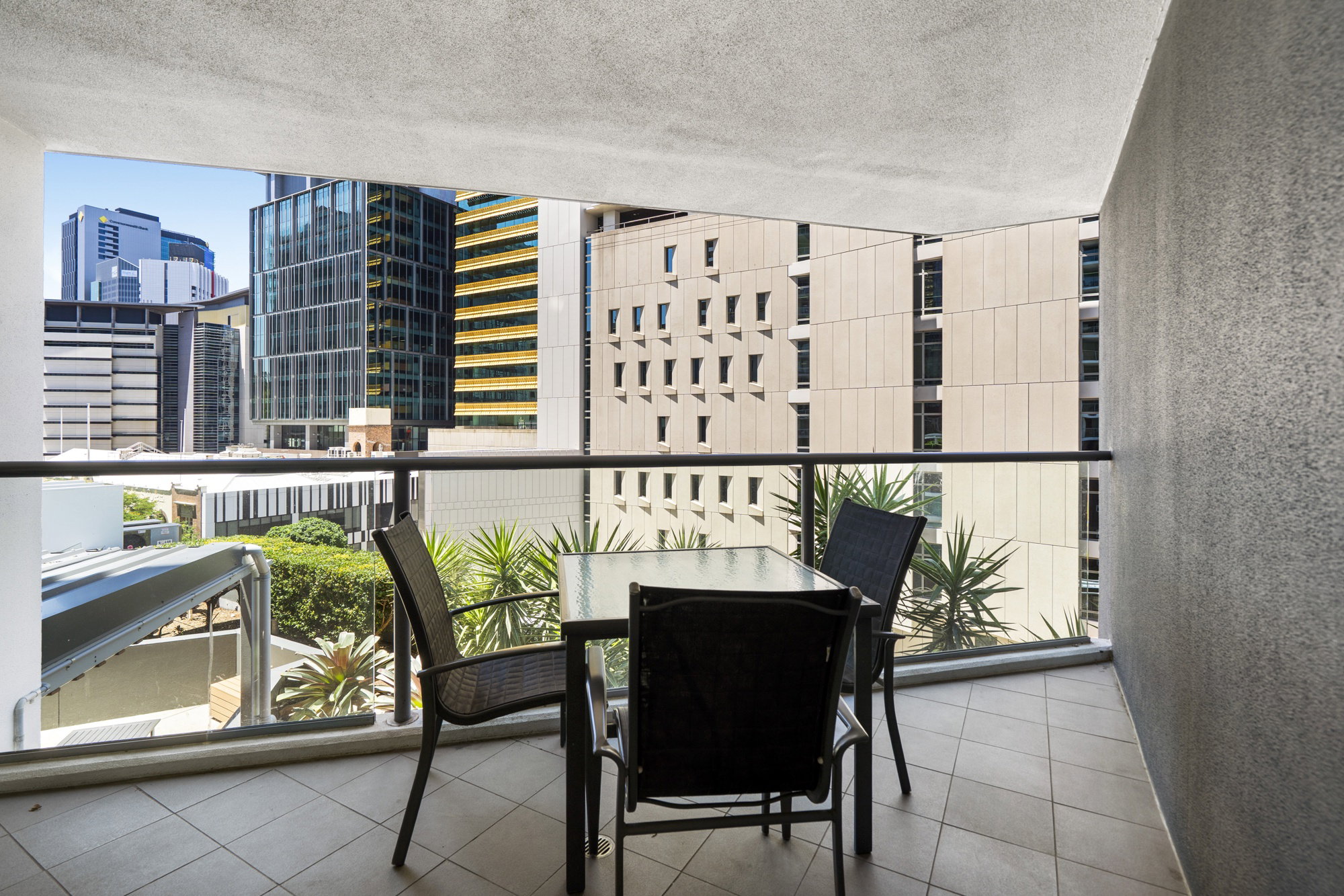 Furnished 1 Bedroom Apartment in Brisbane City