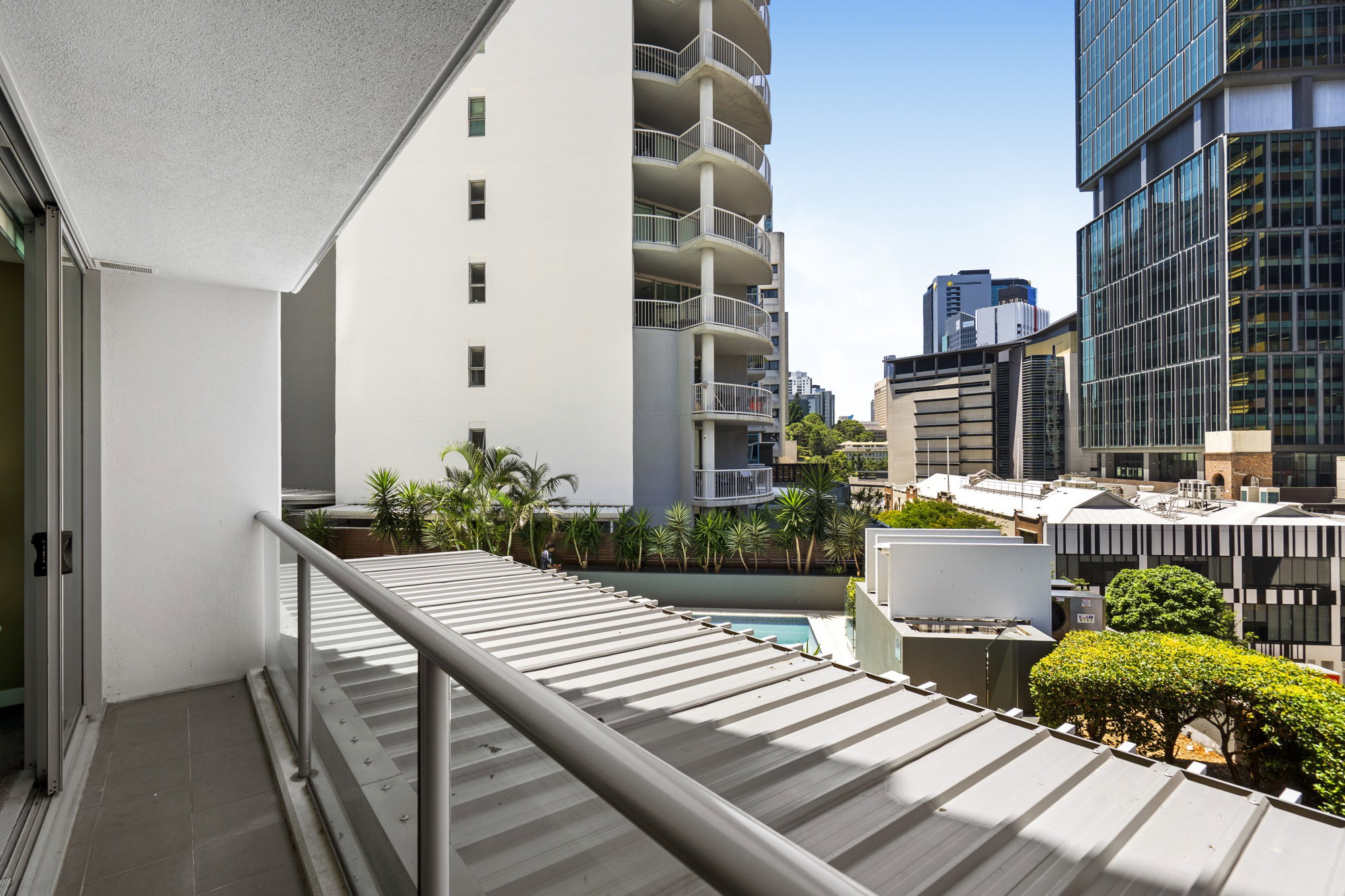Furnished 1 Bedroom Apartment in Brisbane City