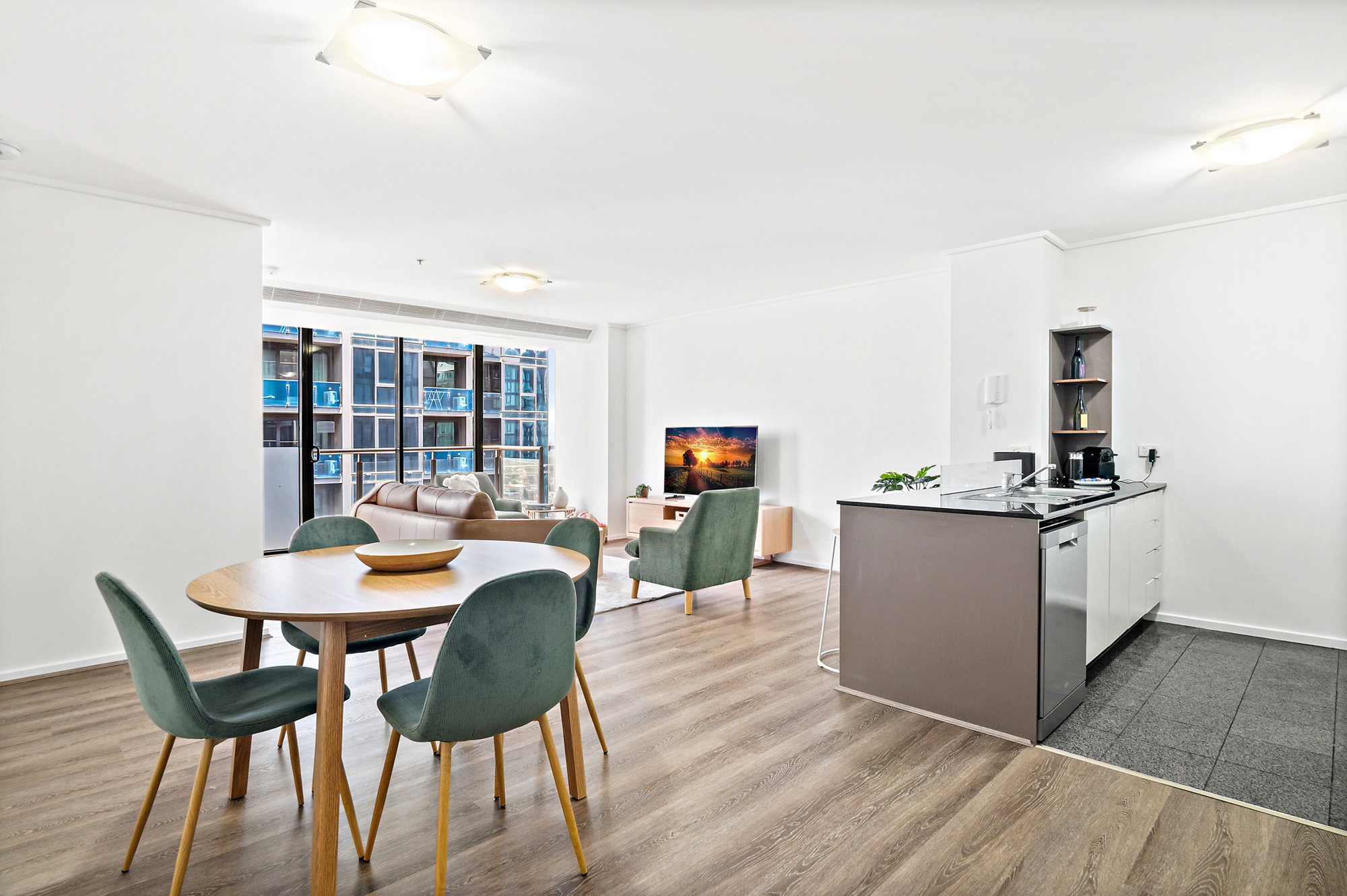 Furnished 2 Bedroom Apartment in Southbank