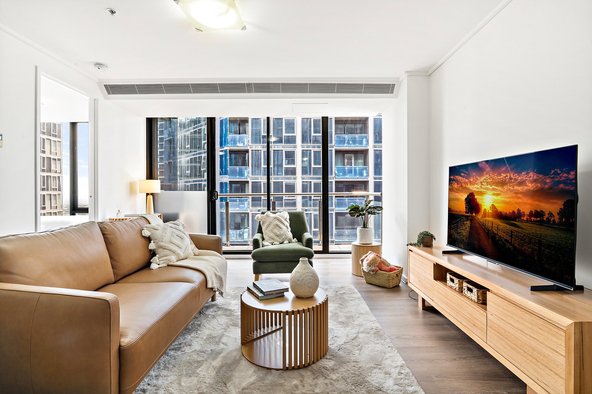Furnished 2 Bedroom Apartment in Southbank