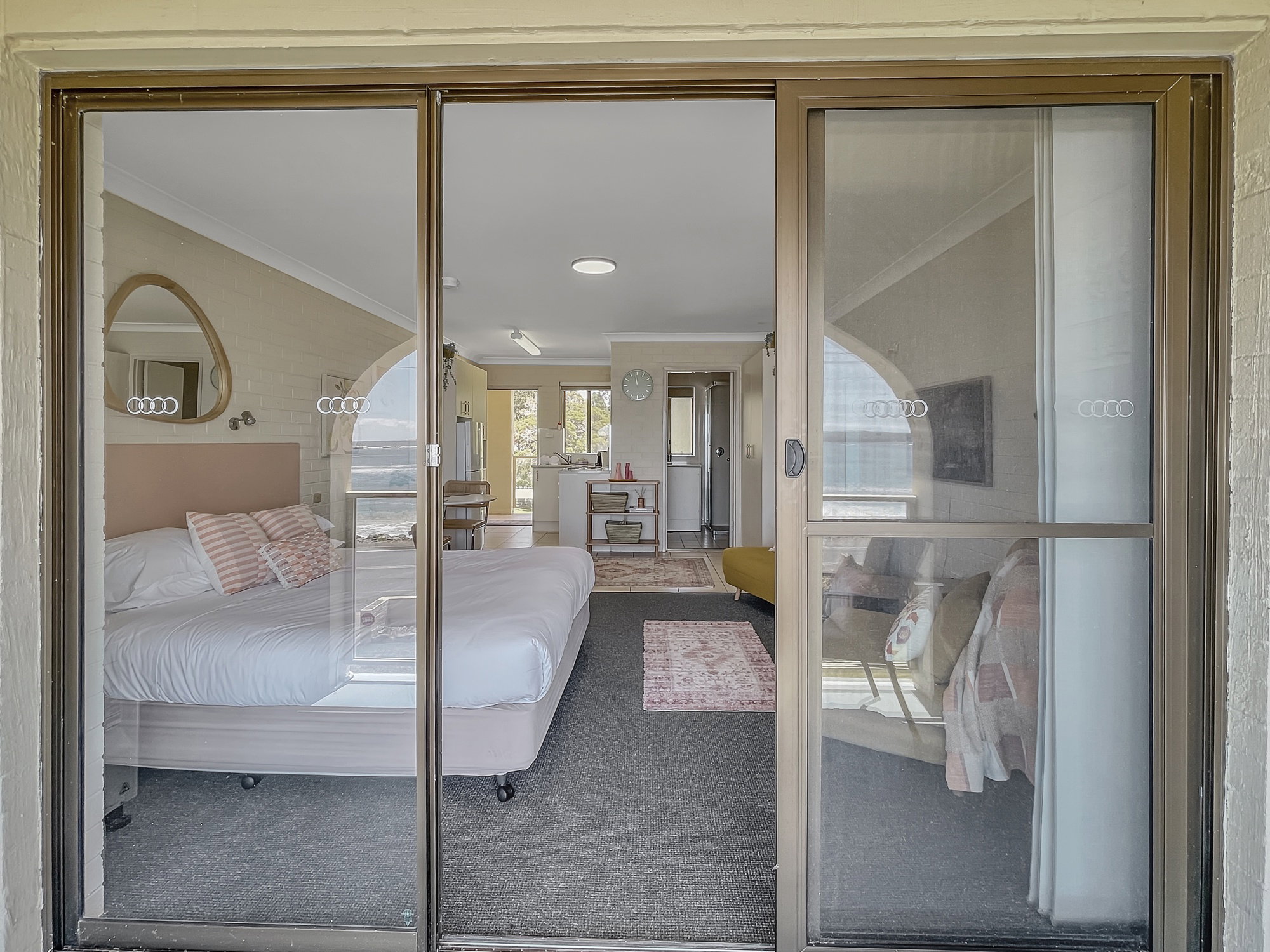 Furnished 1 Bedroom Apartment in Batehaven
