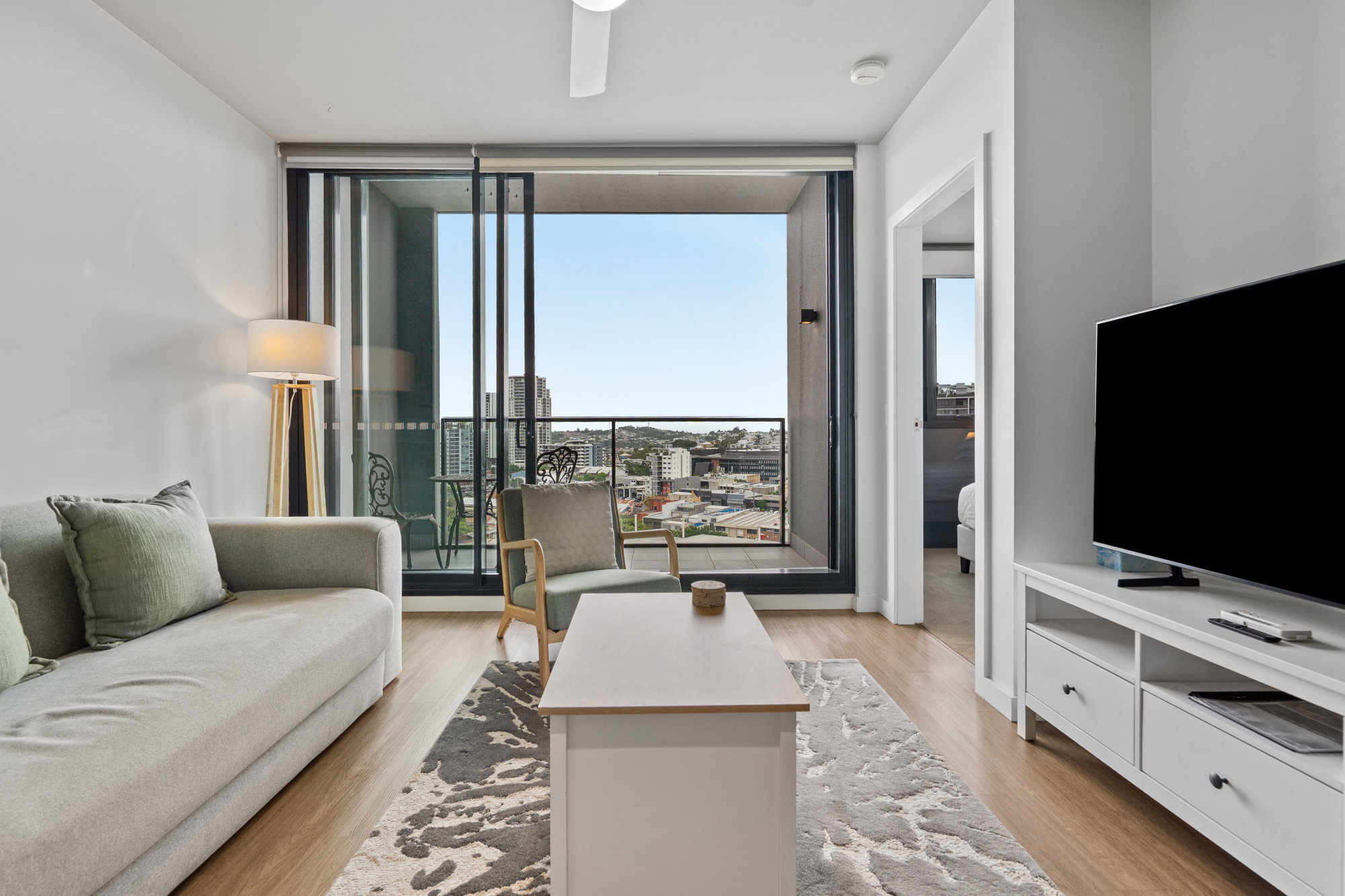 Furnished 2 Bedroom Apartment in Bowen Hills