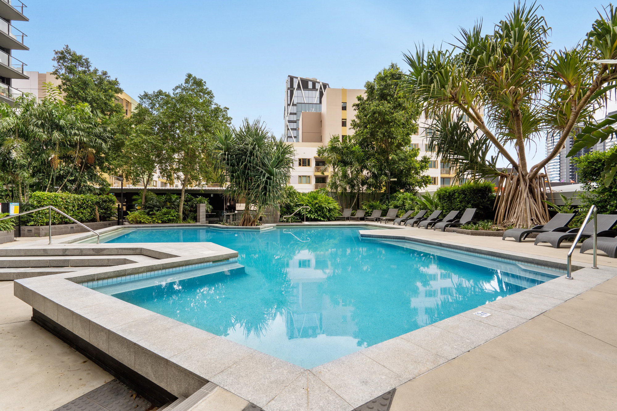 Furnished 2 Bedroom Apartment in Bowen Hills