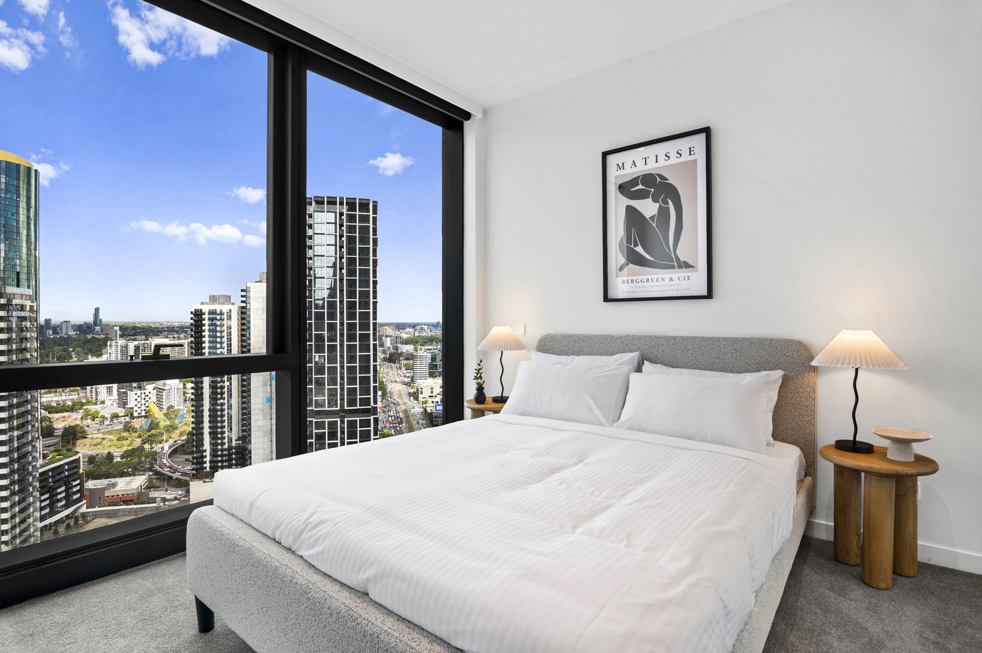 Furnished 2 Bedroom Apartment in Southbank