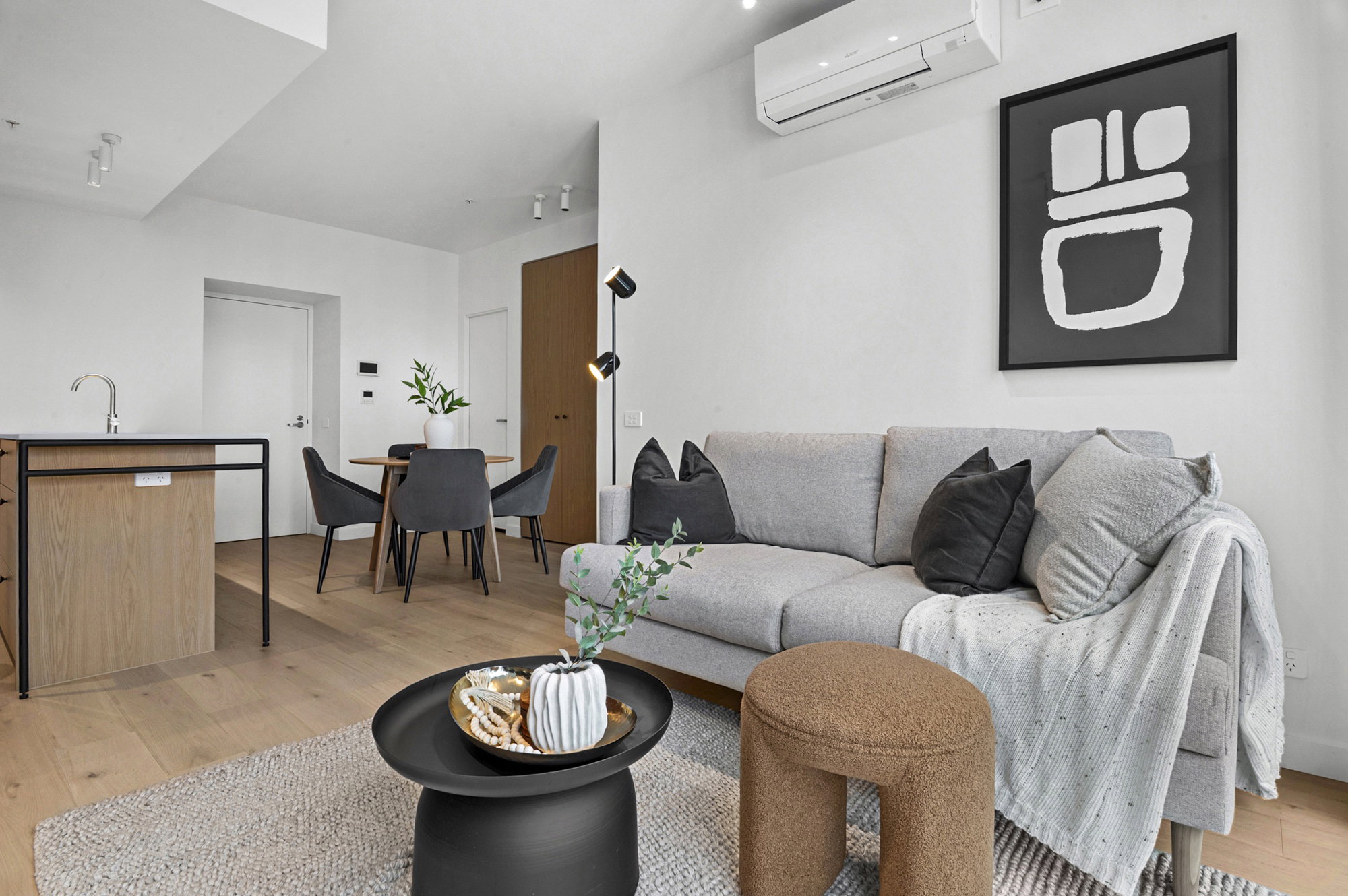 Furnished 2 Bedroom Apartment in Southbank