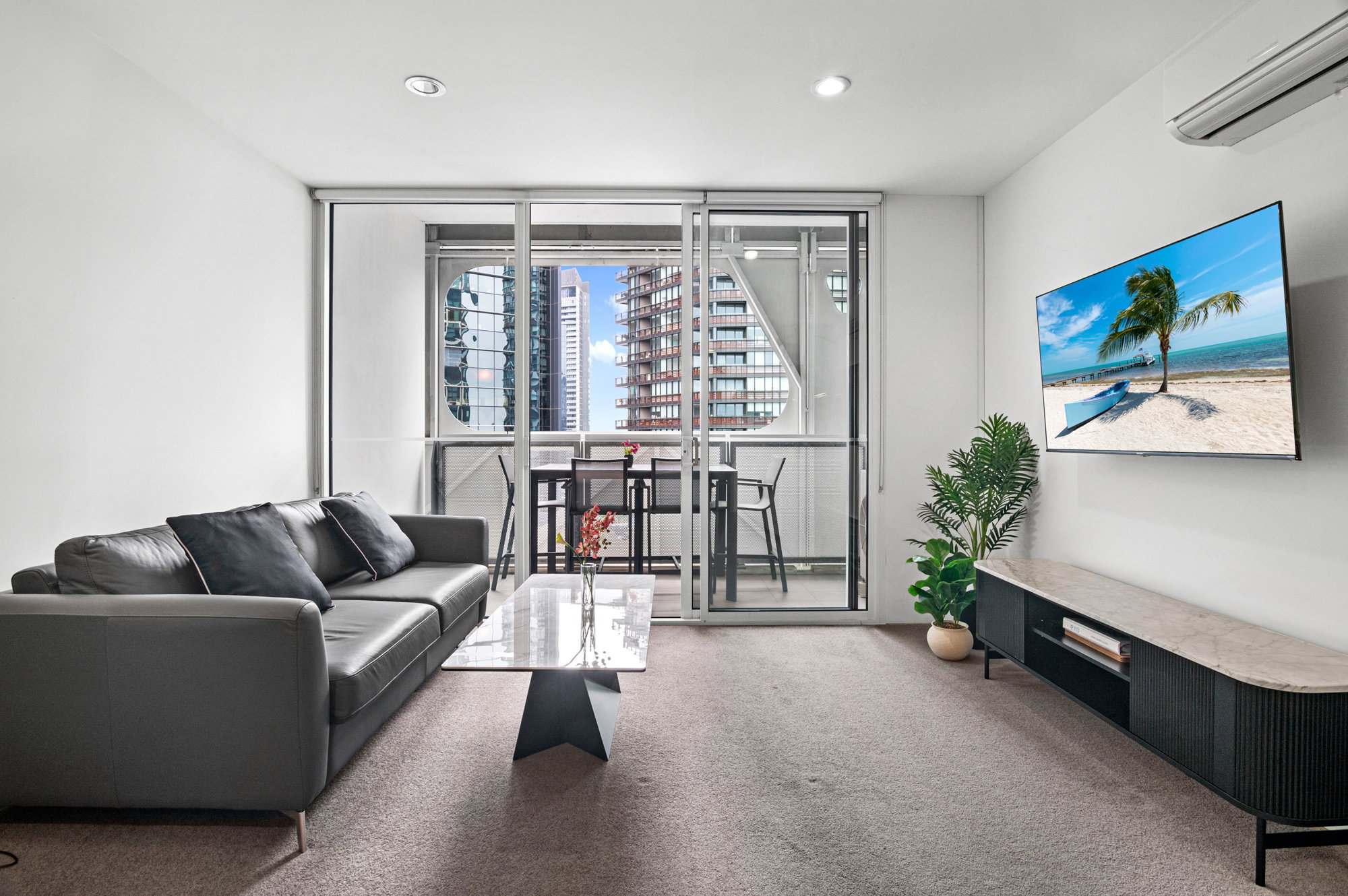 Furnished 1 Bedroom Apartment in Docklands