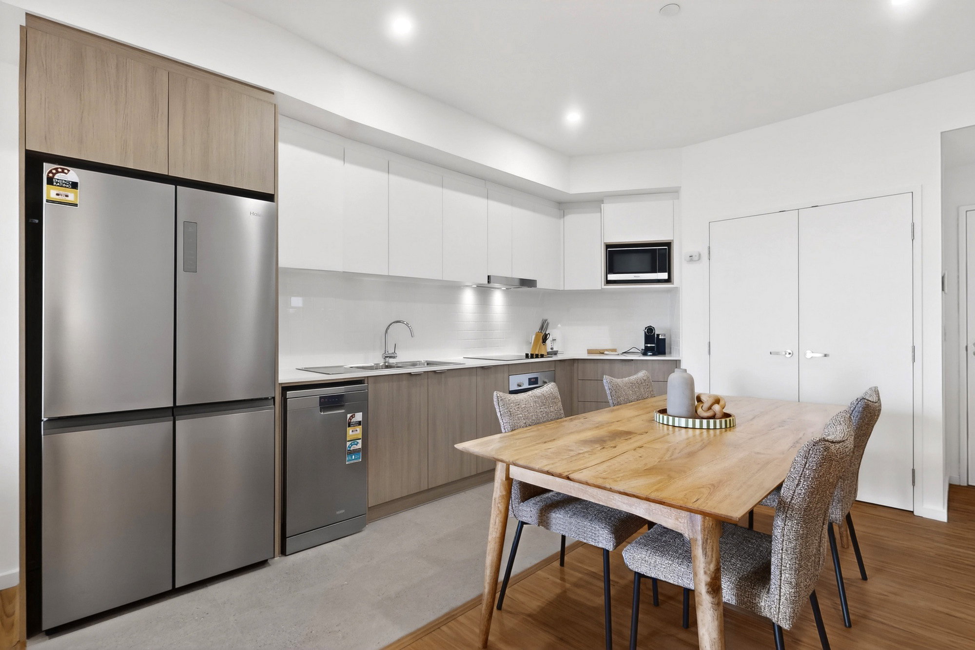 Furnished 2 Bedroom Apartment in Cannington
