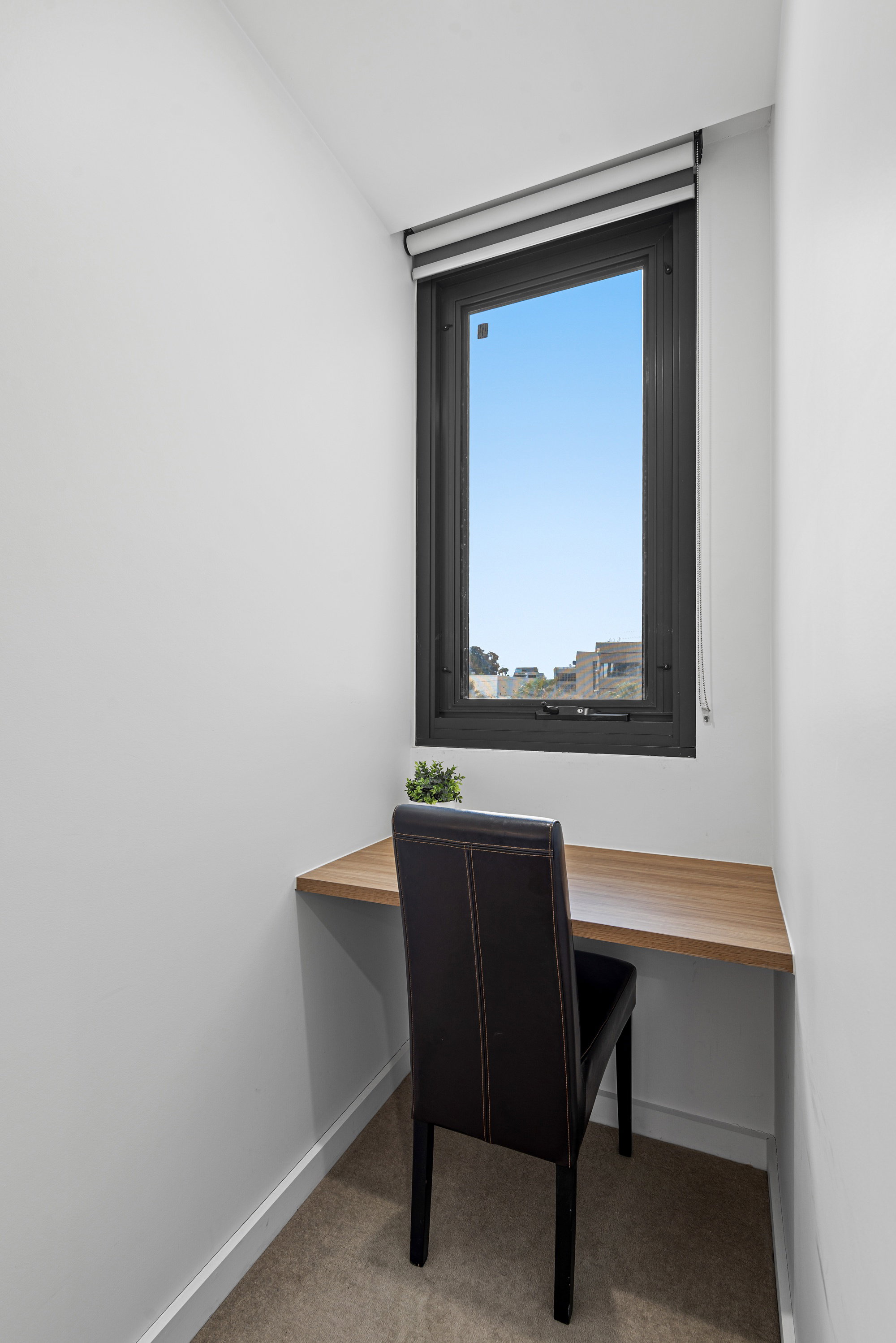Furnished 2 Bedroom Apartment in Surrey Hills