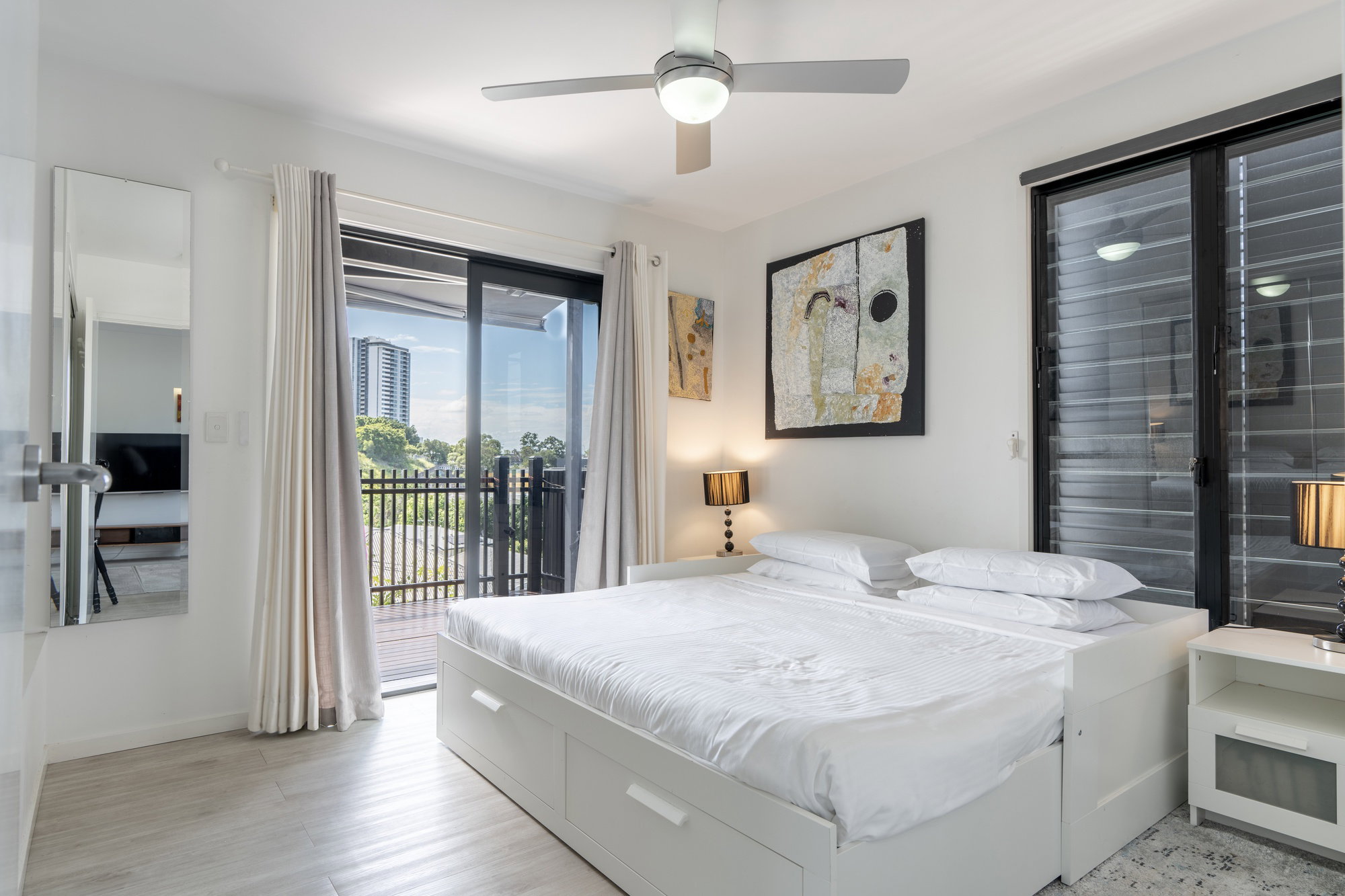 Furnished 2 Bedroom Apartment in Fortitude Valley